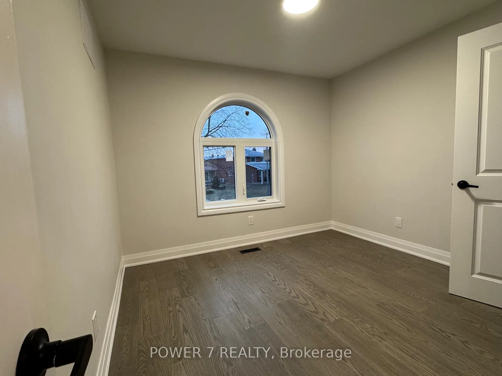 Photo 18 of Unit Main, 16 Simsbury Court, Markham, Milliken Mills West — HOMEH