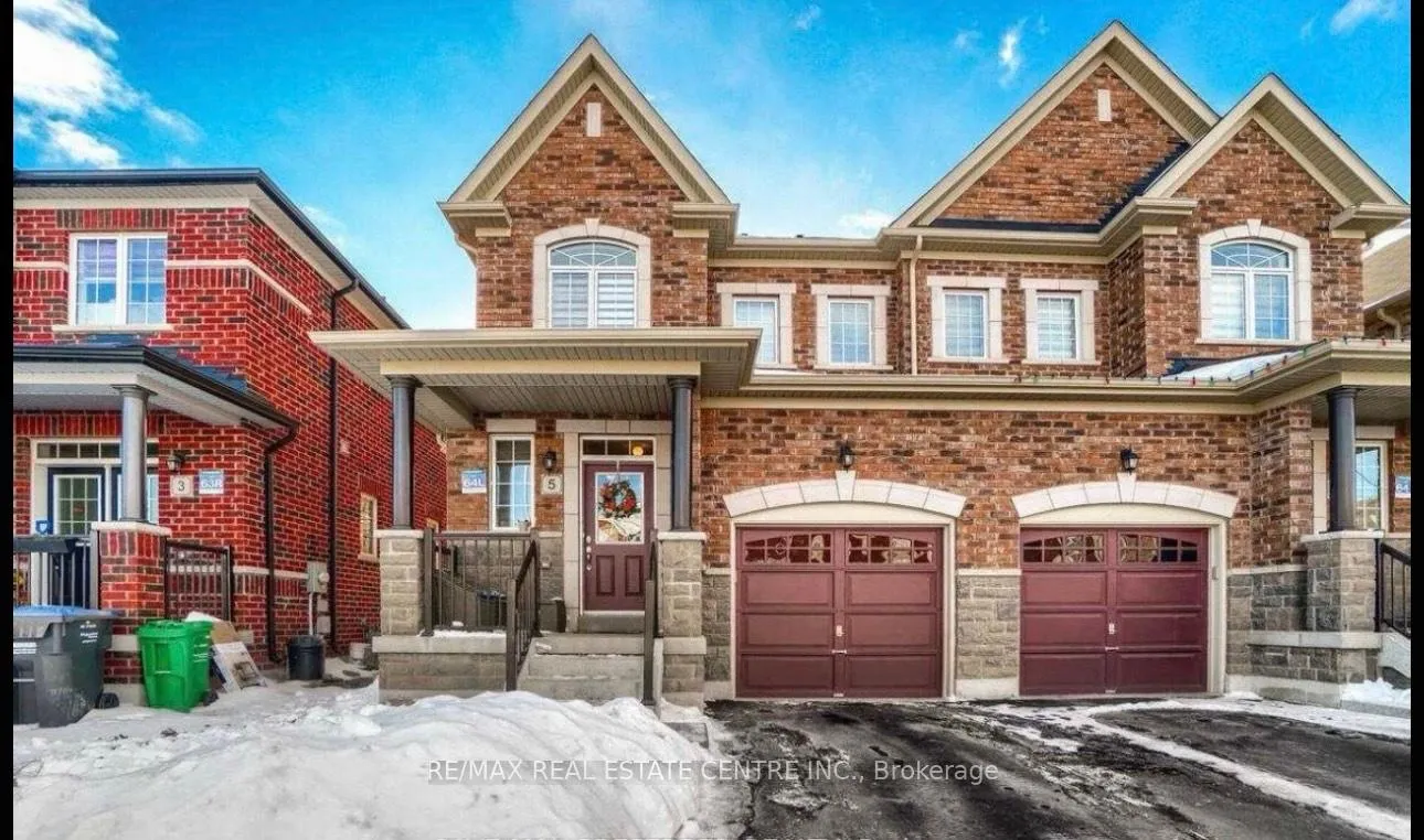 Front of 5 Blackberry Valley Crescent