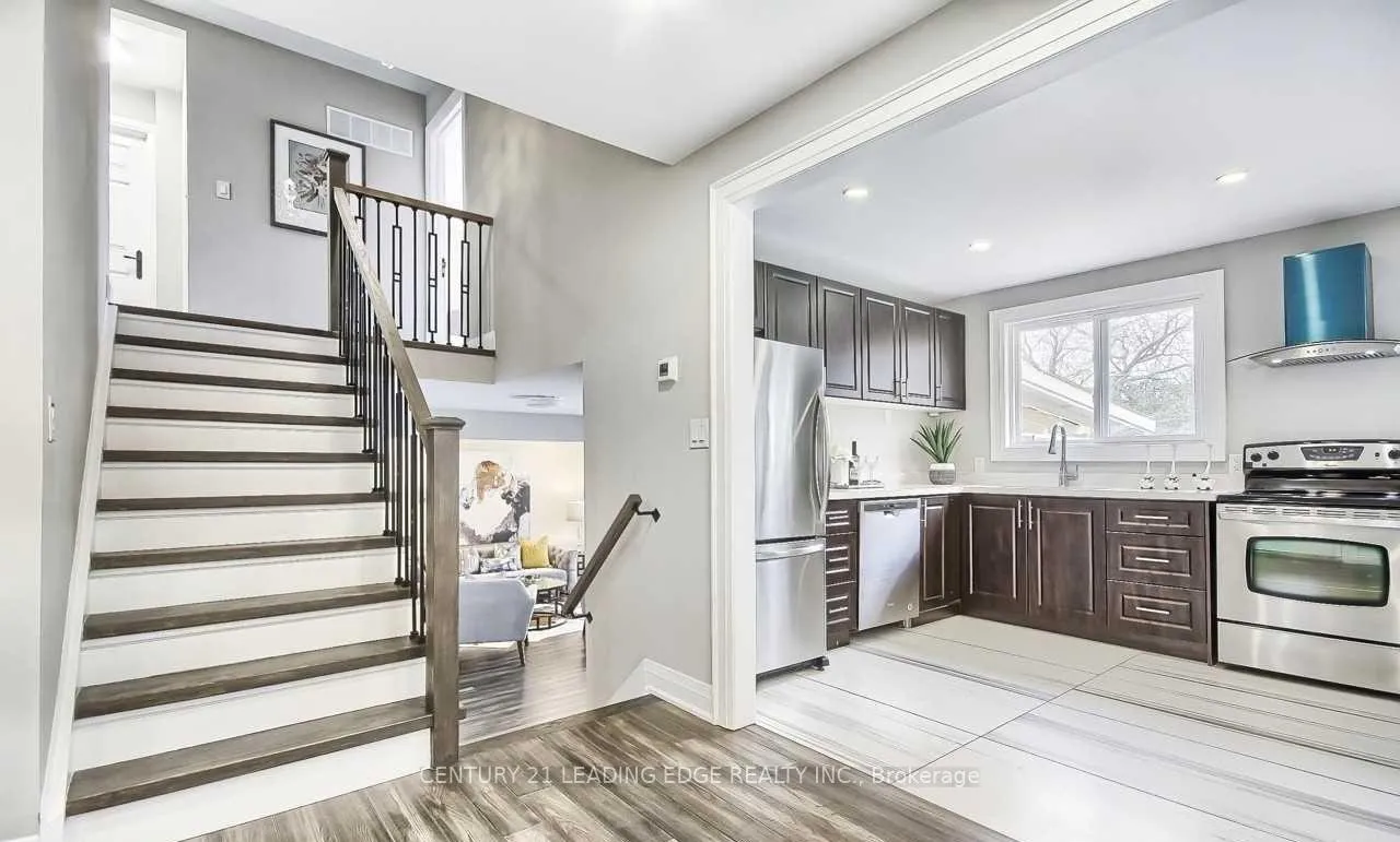 Photo 4 of 8 Captain Rolph Boulevard, Markham, Markham Village — HOMEH