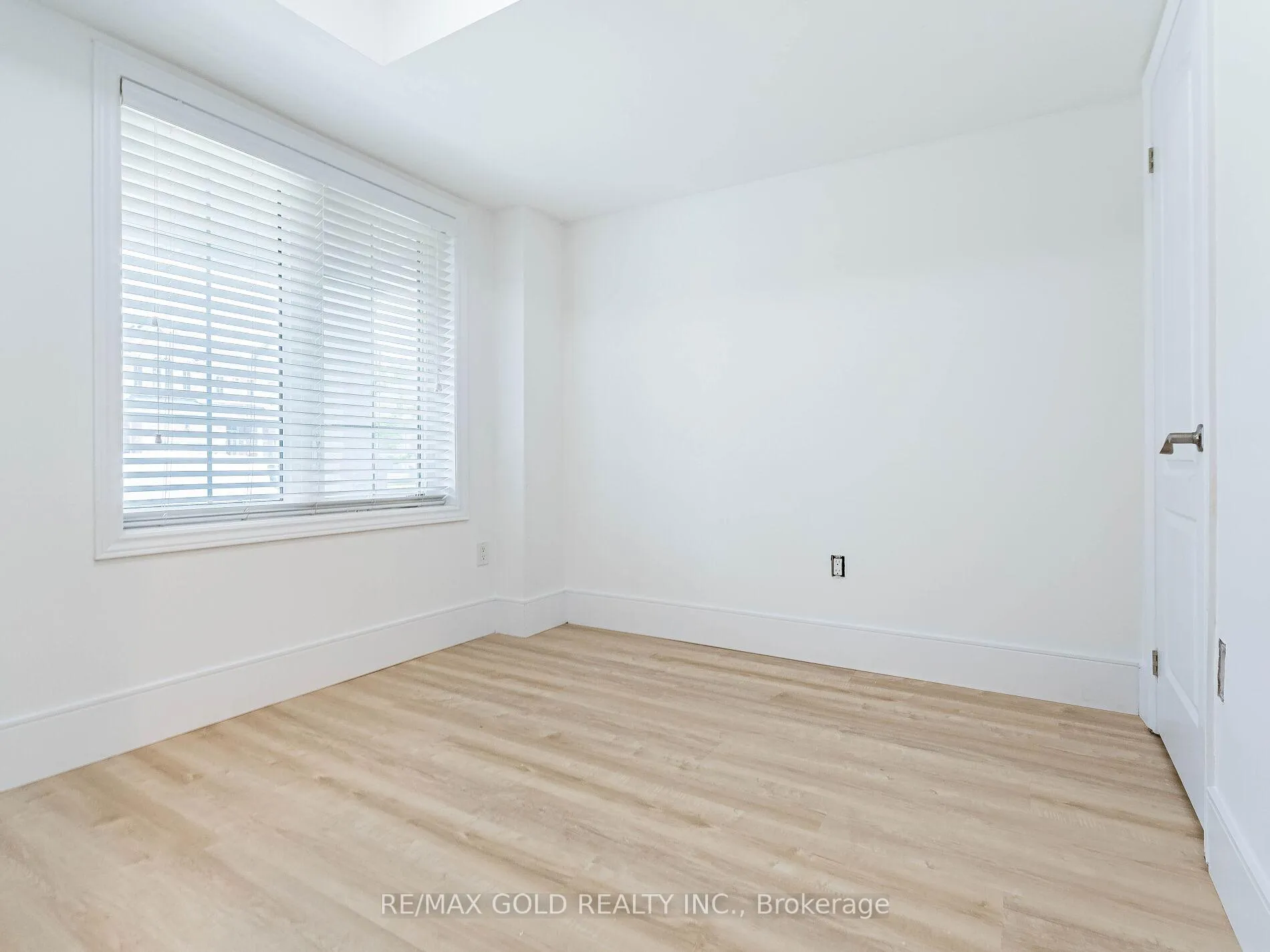 Photo 8 of 436 Linden Drive, Cambridge, Preston Heights — HOMEH