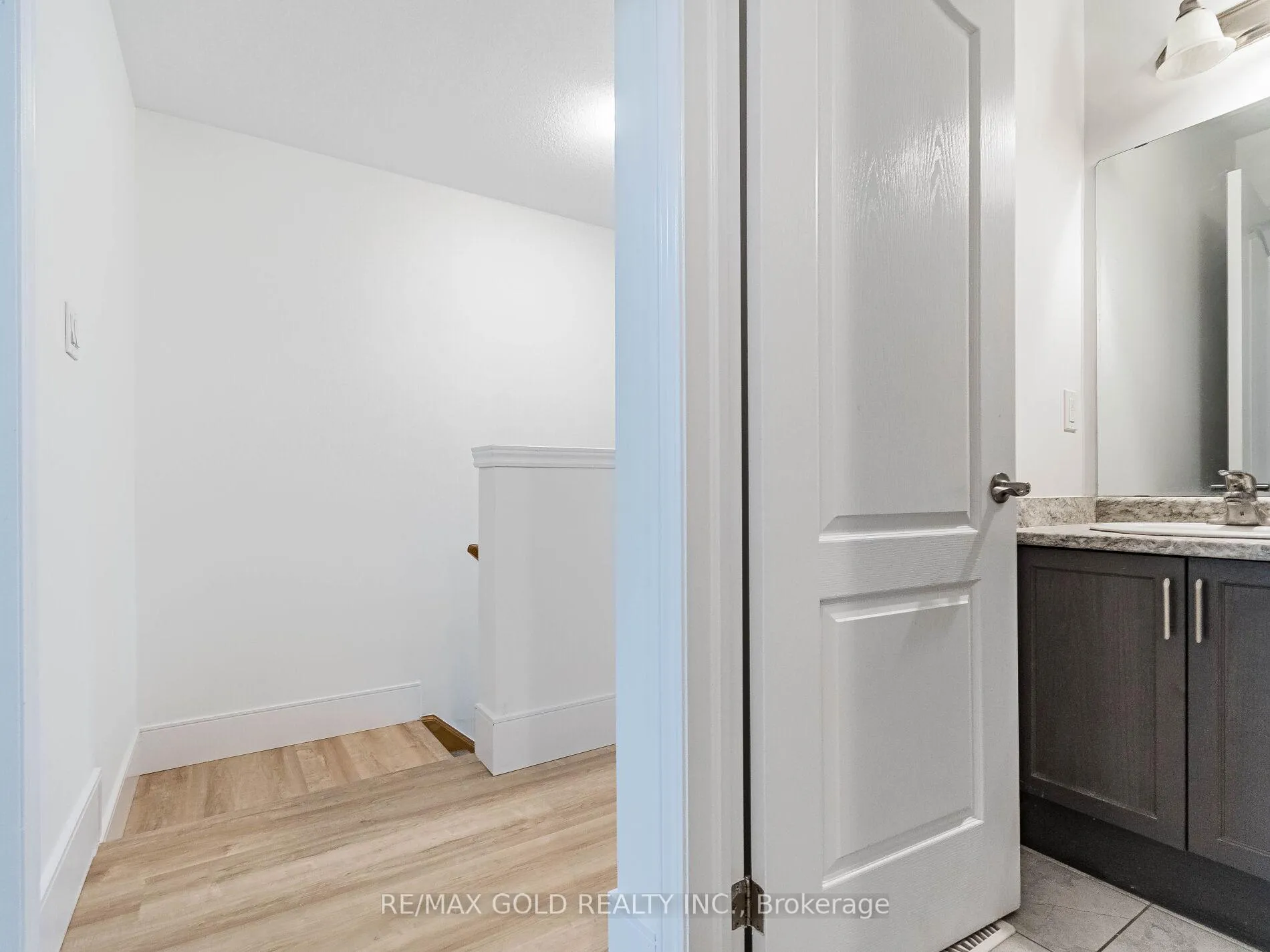 Photo 36 of 436 Linden Drive, Cambridge, Preston Heights — HOMEH