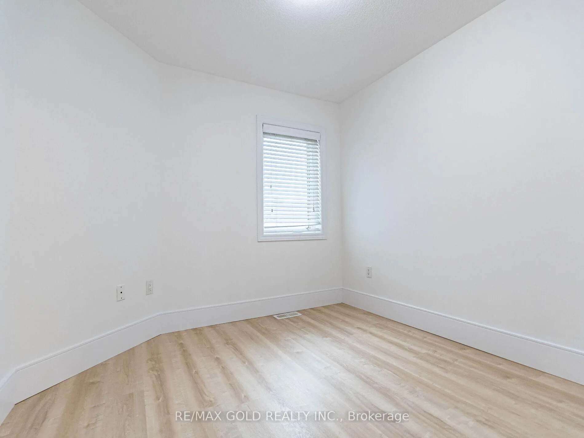 Photo 44 of 436 Linden Drive, Cambridge, Preston Heights — HOMEH