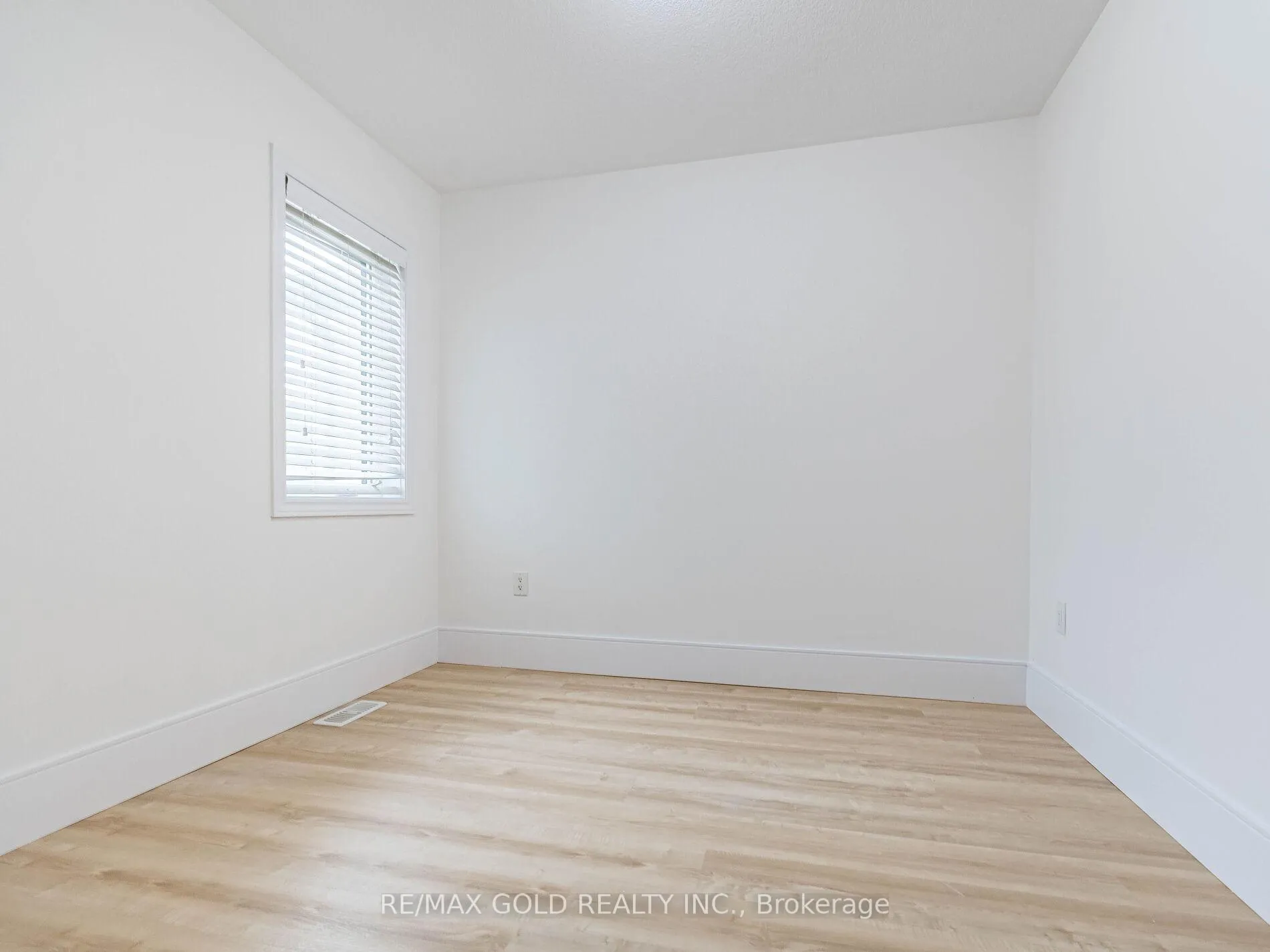 Photo 45 of 436 Linden Drive, Cambridge, Preston Heights — HOMEH