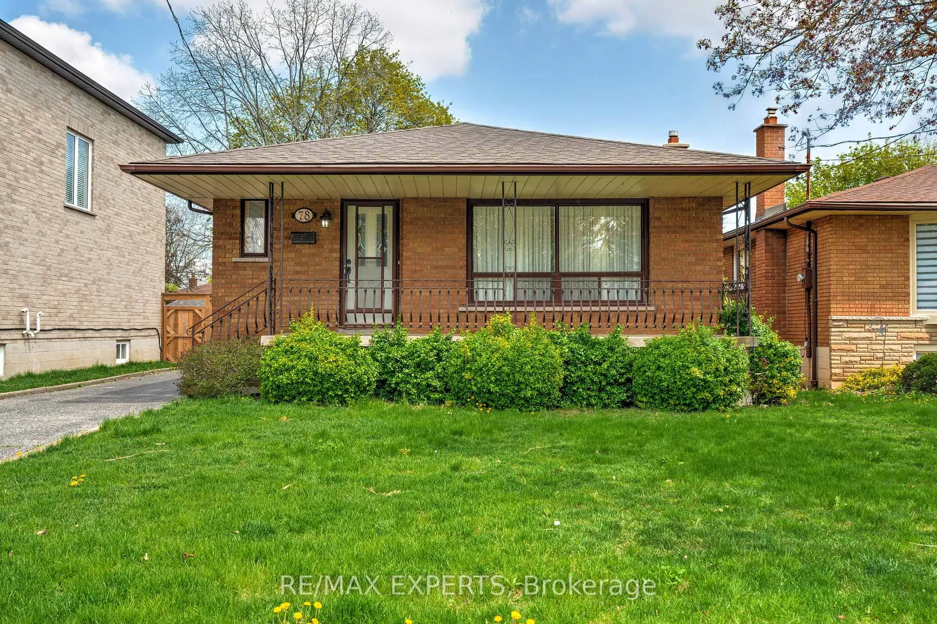 Photo 2 of 78 Atwater Crescent, Hamilton, Rolston — HOMEH
