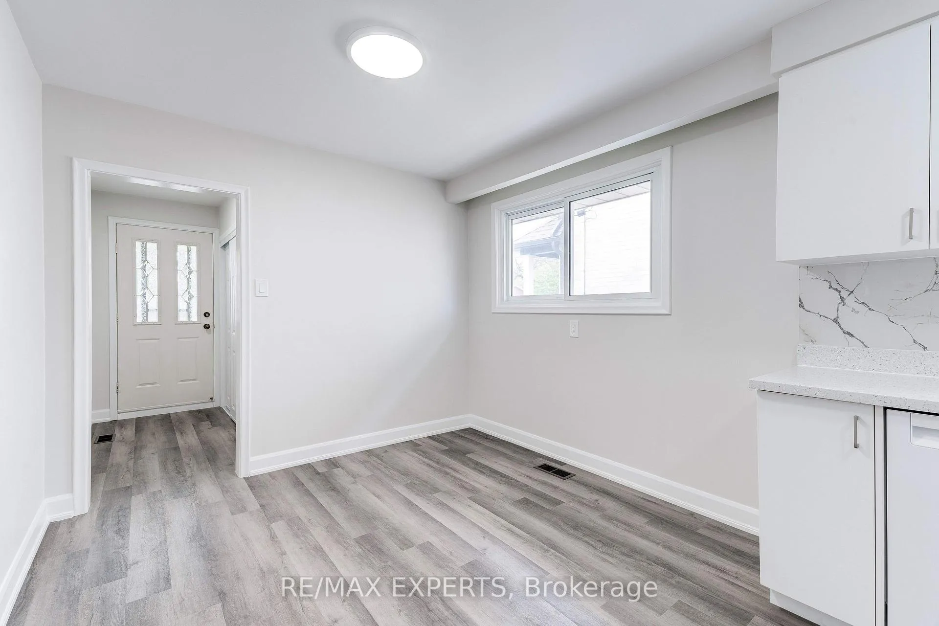 Photo 8 of 78 Atwater Crescent, Hamilton, Rolston — HOMEH