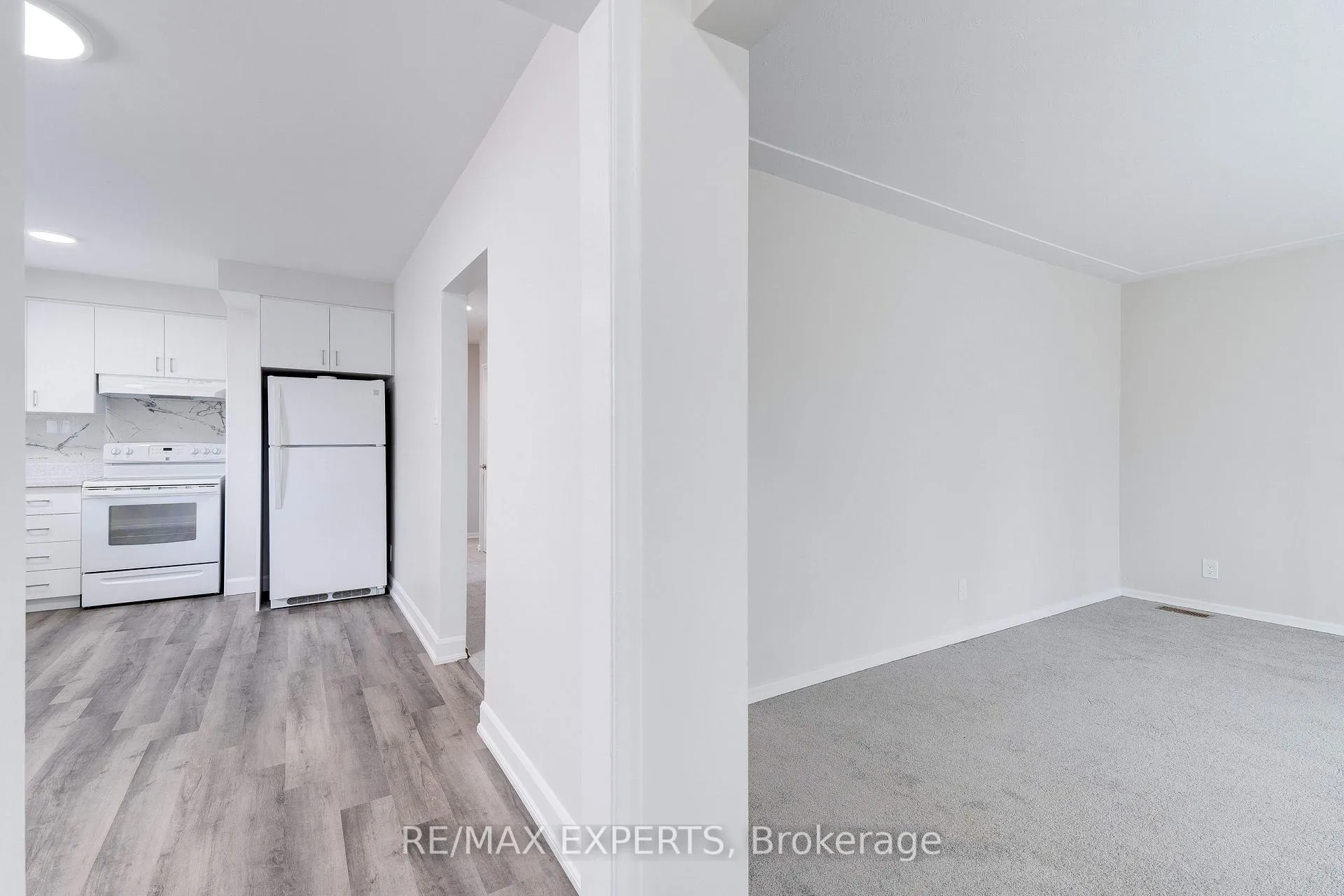 Photo 11 of 78 Atwater Crescent, Hamilton, Rolston — HOMEH