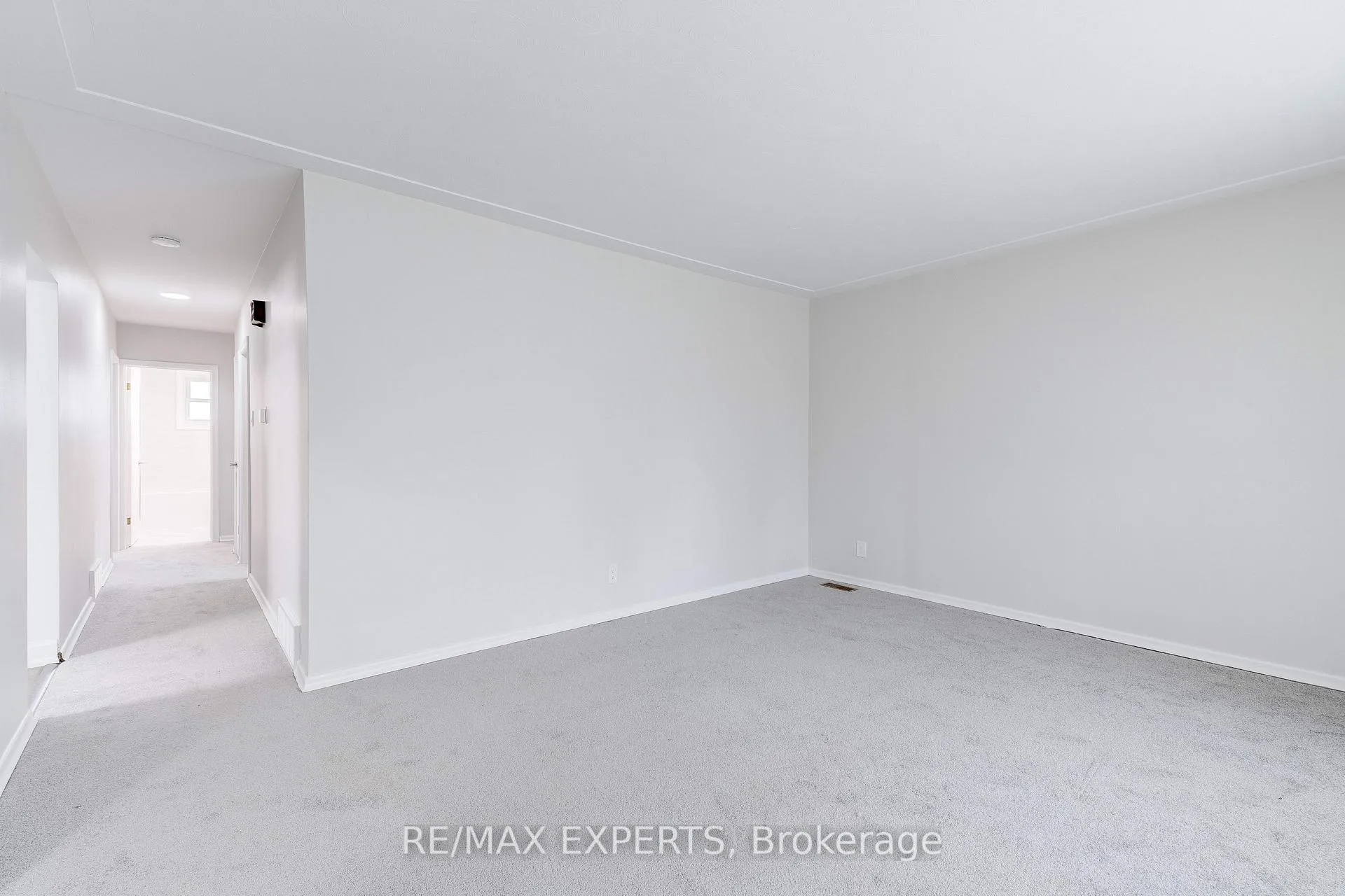 Photo 16 of 78 Atwater Crescent, Hamilton, Rolston — HOMEH
