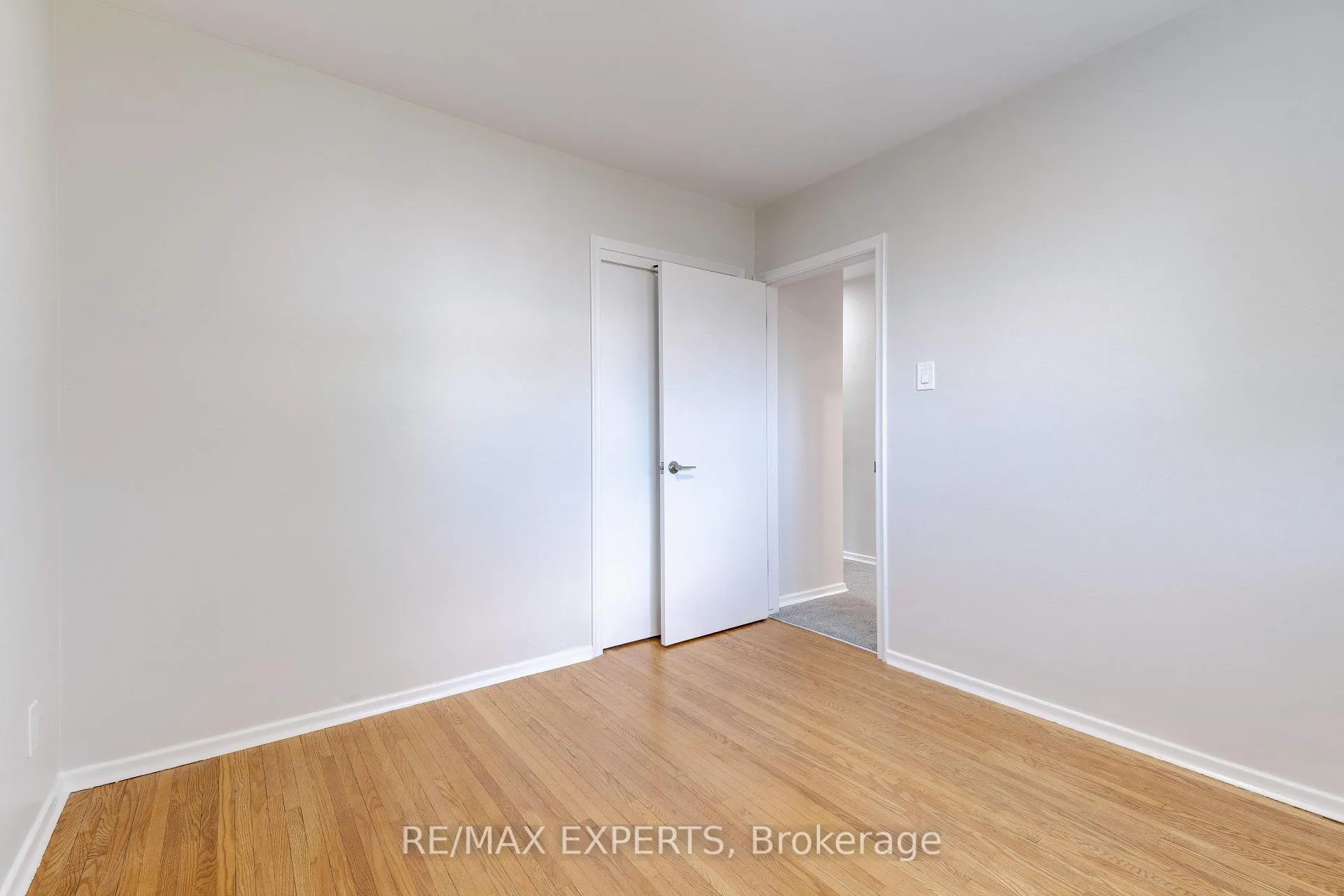 Photo 22 of 78 Atwater Crescent, Hamilton, Rolston — HOMEH