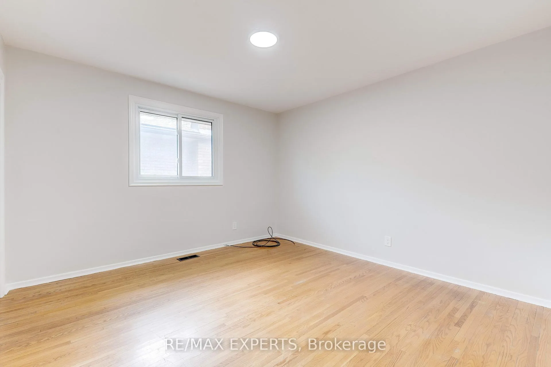 Photo 25 of 78 Atwater Crescent, Hamilton, Rolston — HOMEH