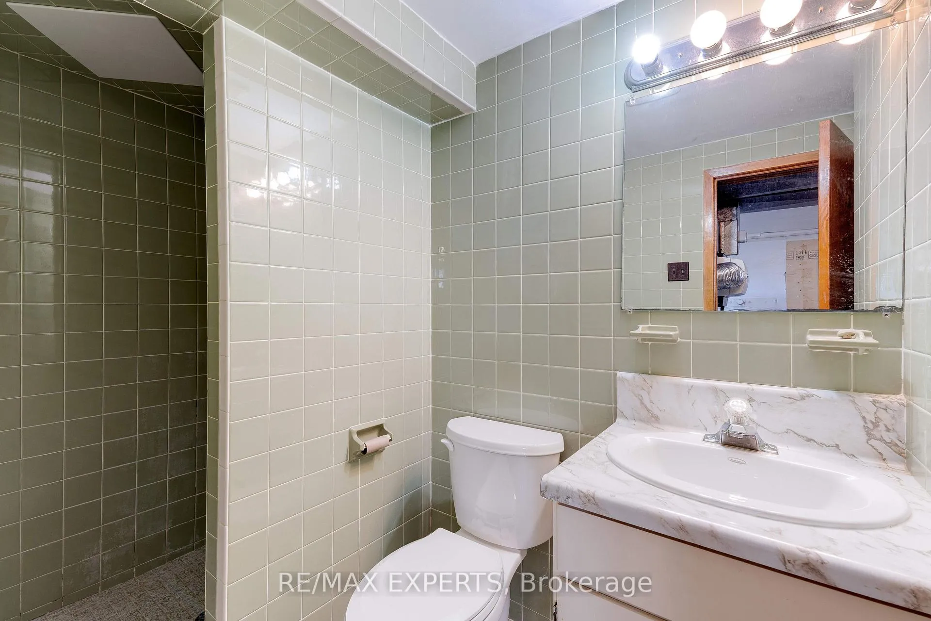 Photo 34 of 78 Atwater Crescent, Hamilton, Rolston — HOMEH