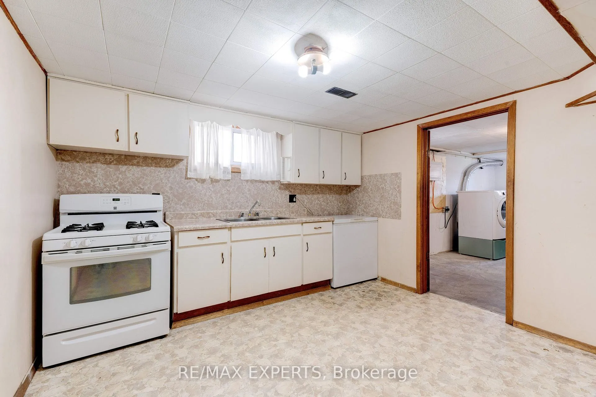 Photo 37 of 78 Atwater Crescent, Hamilton, Rolston — HOMEH