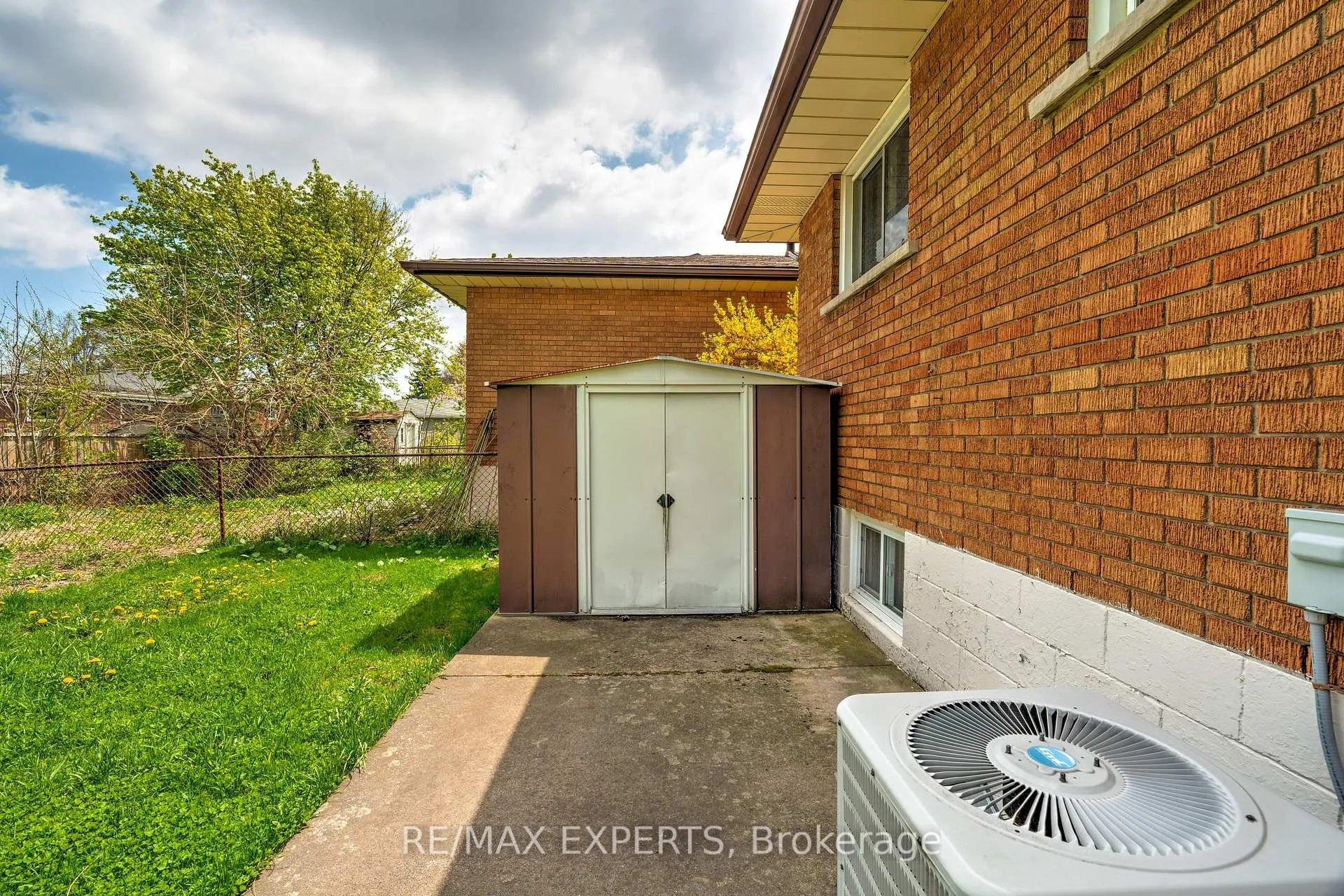 Photo 42 of 78 Atwater Crescent, Hamilton, Rolston — HOMEH