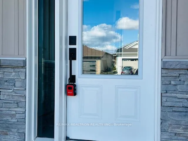Photo 3 of 49 Summit Crescent, Belleville, Belleville Ward — HOMEH