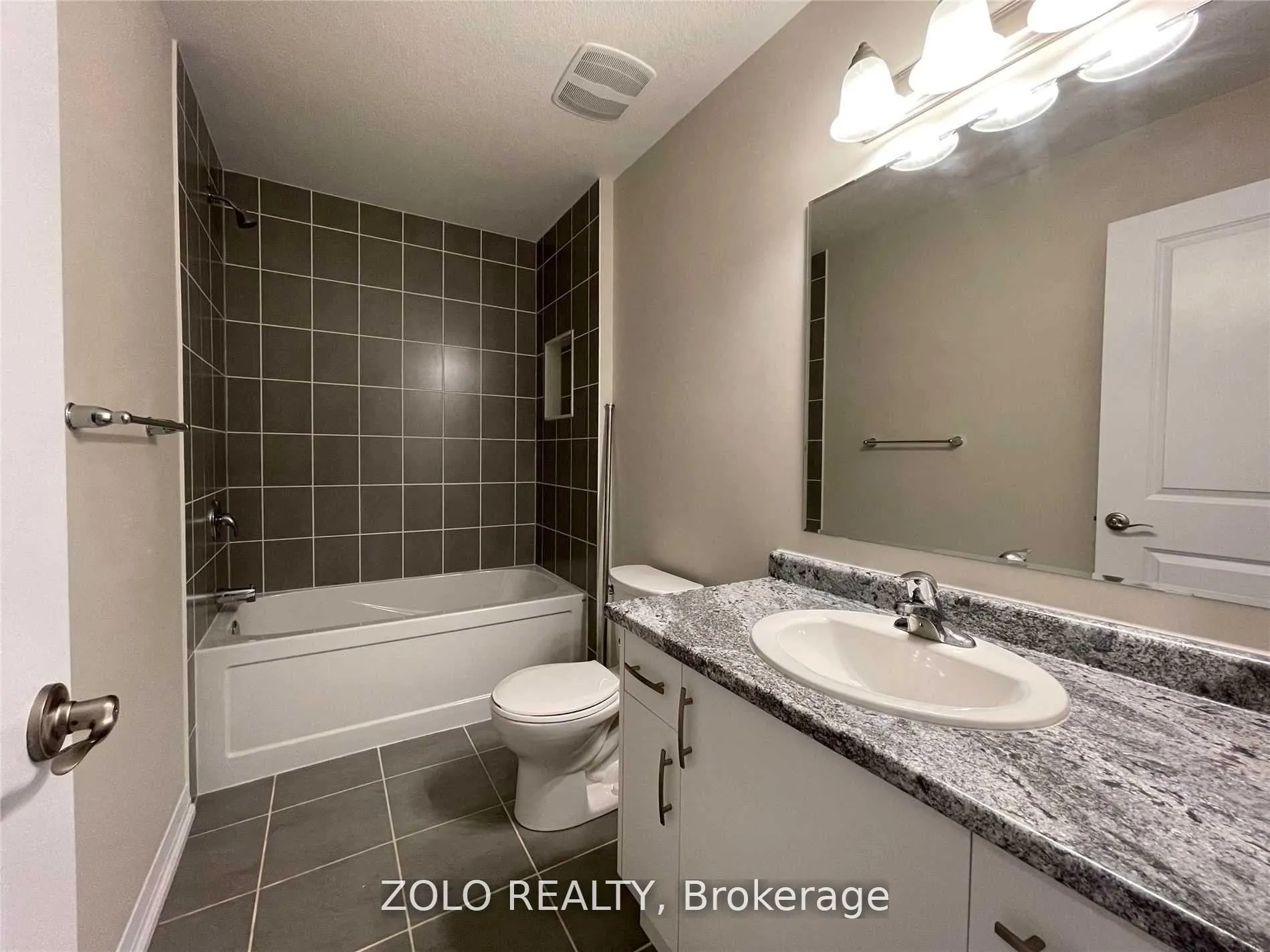 Photo 12 of 106 Monarch Woods Drive, Kitchener, Pioneer Park/Doon/Wyldwoods — HOMEH