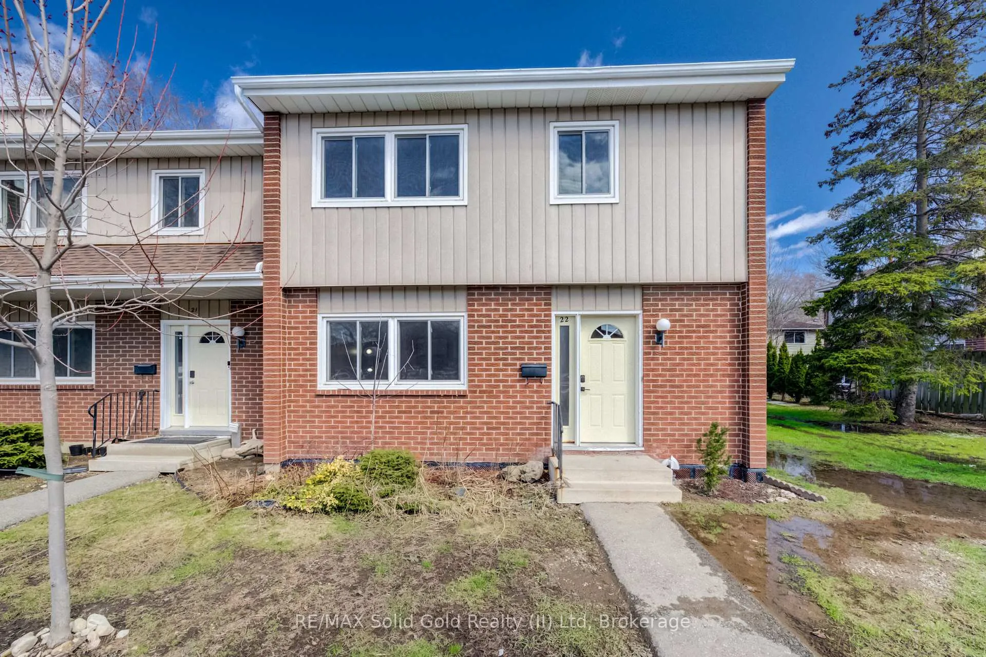 Photo 1 of Unit 22, 121 University Avenue E, Waterloo — HOMEH
