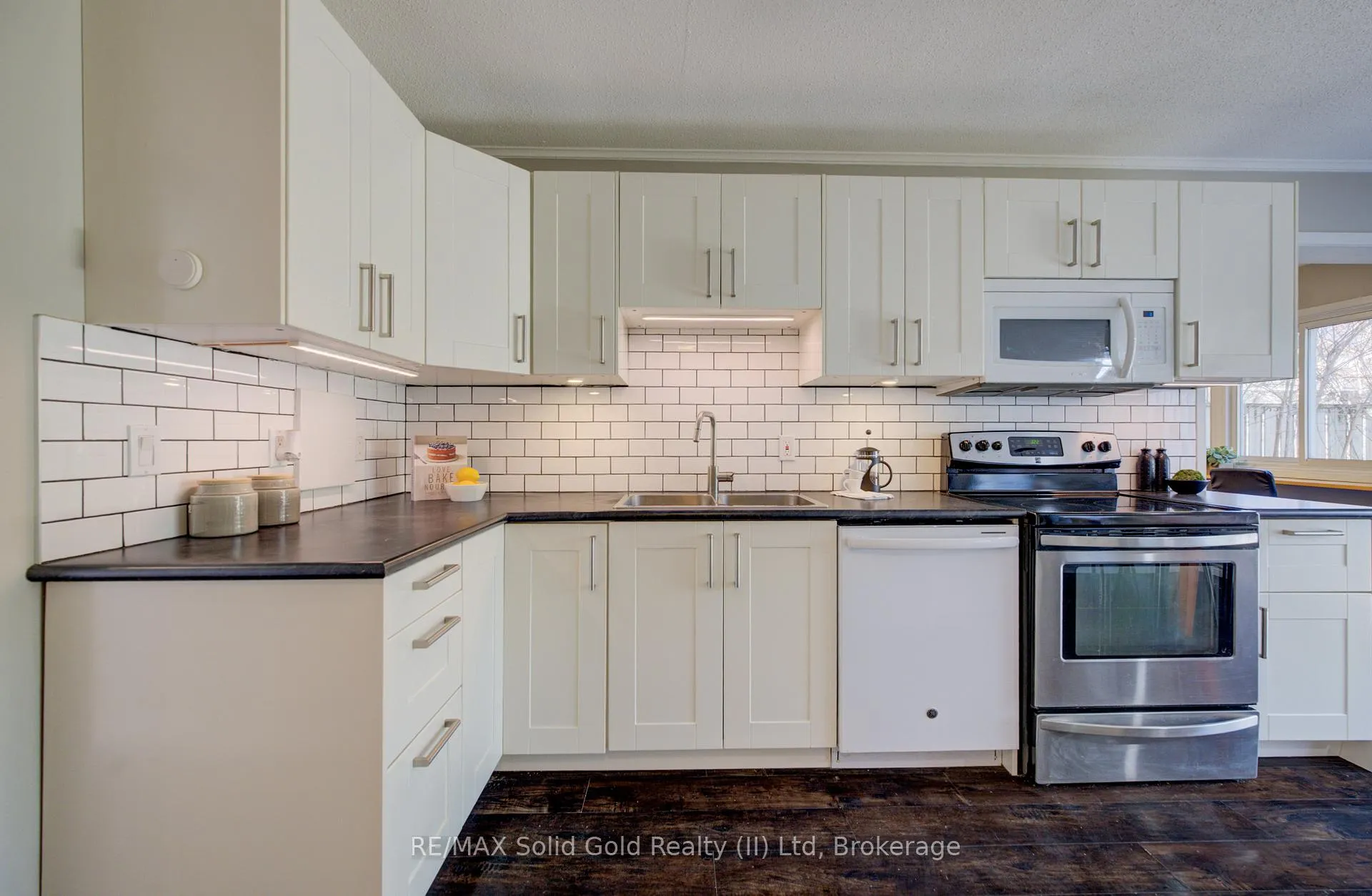 Photo 4 of Unit 22, 121 University Avenue E, Waterloo — HOMEH