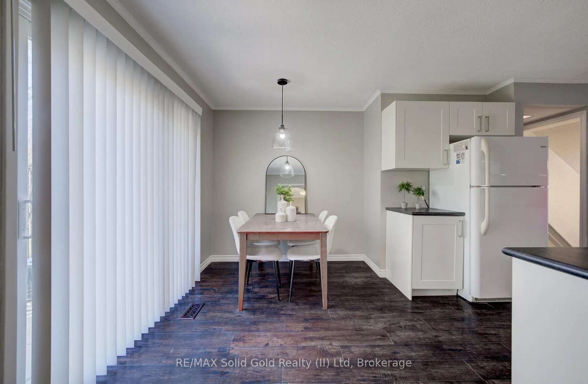 Photo 5 of Unit 22, 121 University Avenue E, Waterloo — HOMEH