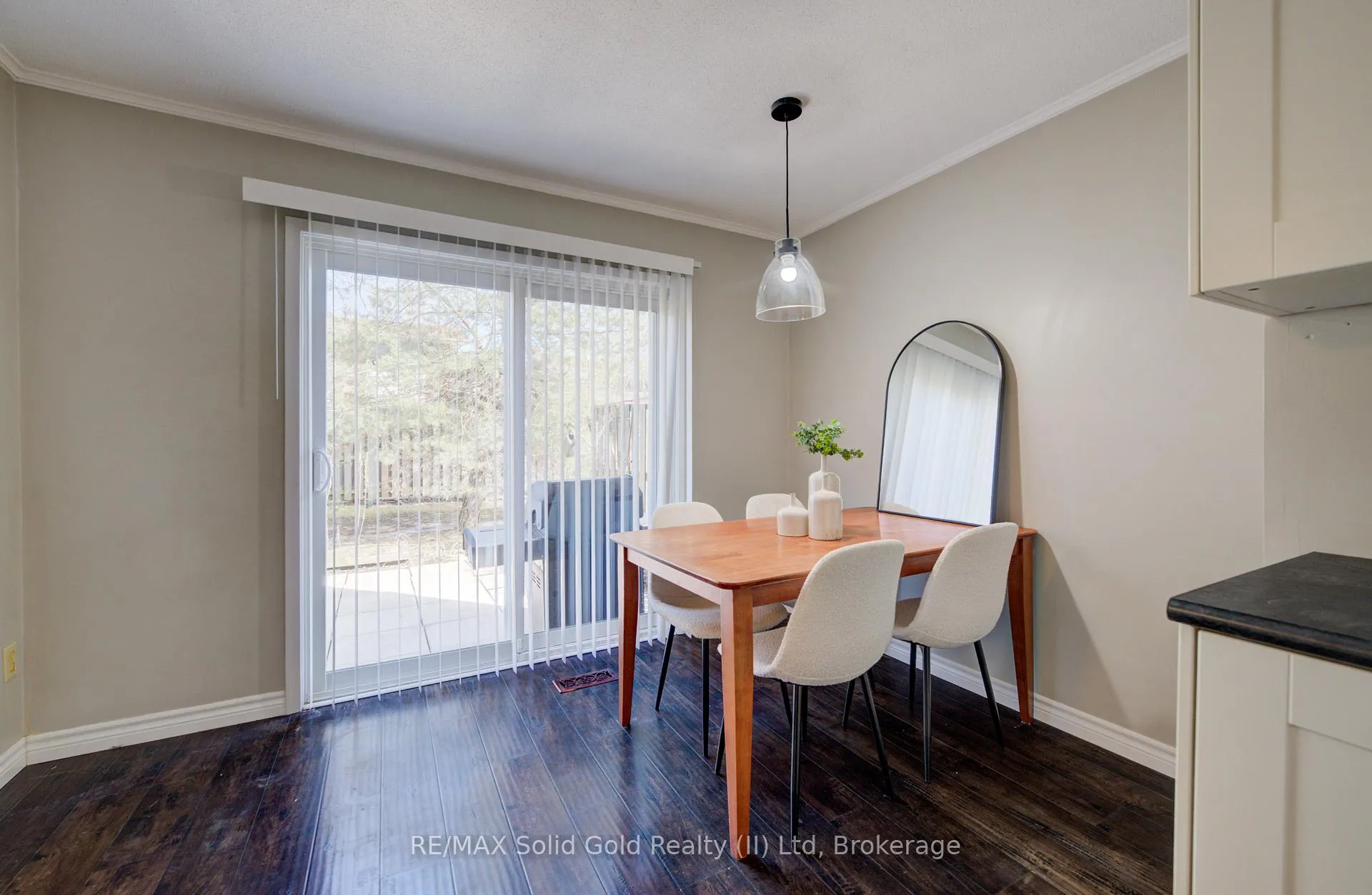Photo 6 of Unit 22, 121 University Avenue E, Waterloo — HOMEH