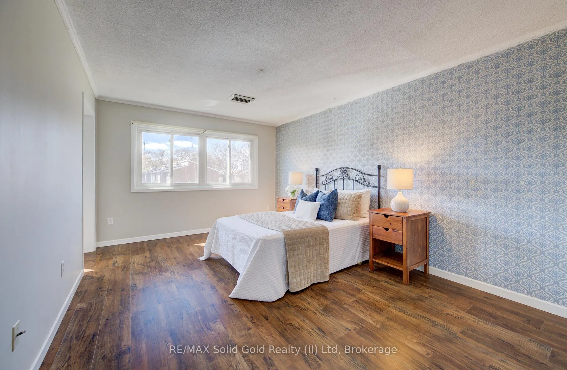 Photo 10 of Unit 22, 121 University Avenue E, Waterloo — HOMEH