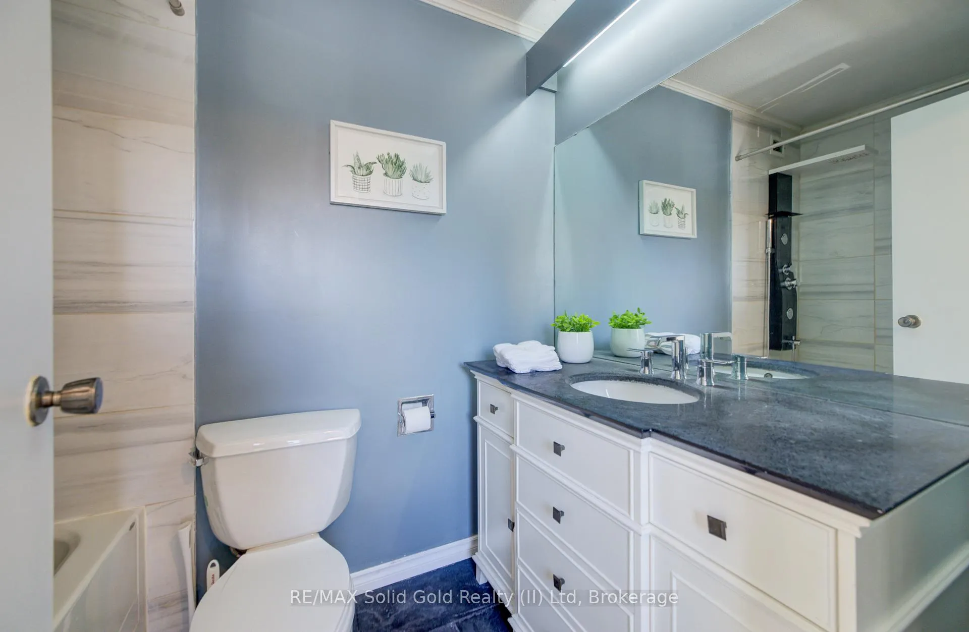 Photo 13 of Unit 22, 121 University Avenue E, Waterloo — HOMEH
