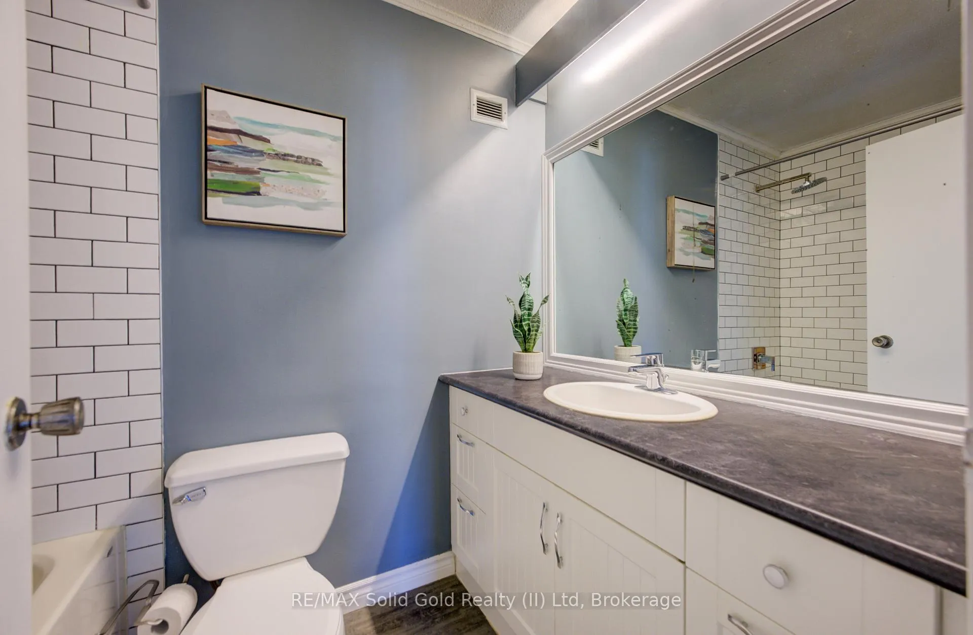 Photo 17 of Unit 22, 121 University Avenue E, Waterloo — HOMEH