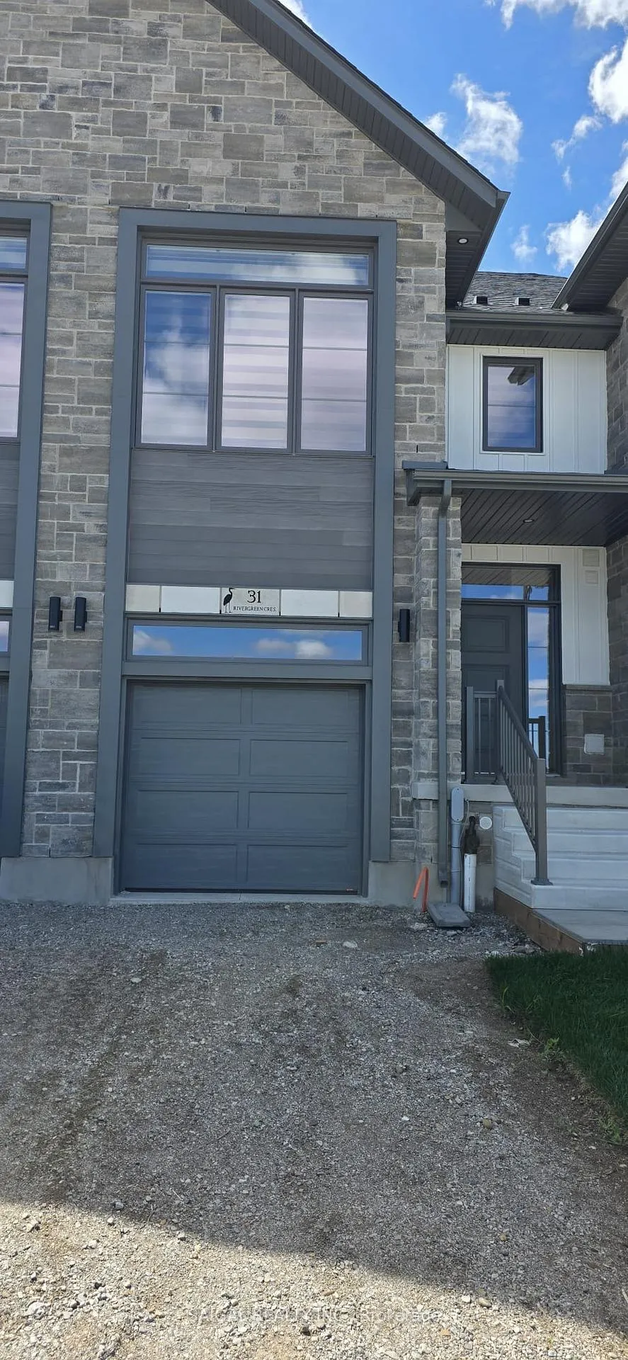Photo 1 of 31 Rivergreen Crescent, Cambridge — HOMEH