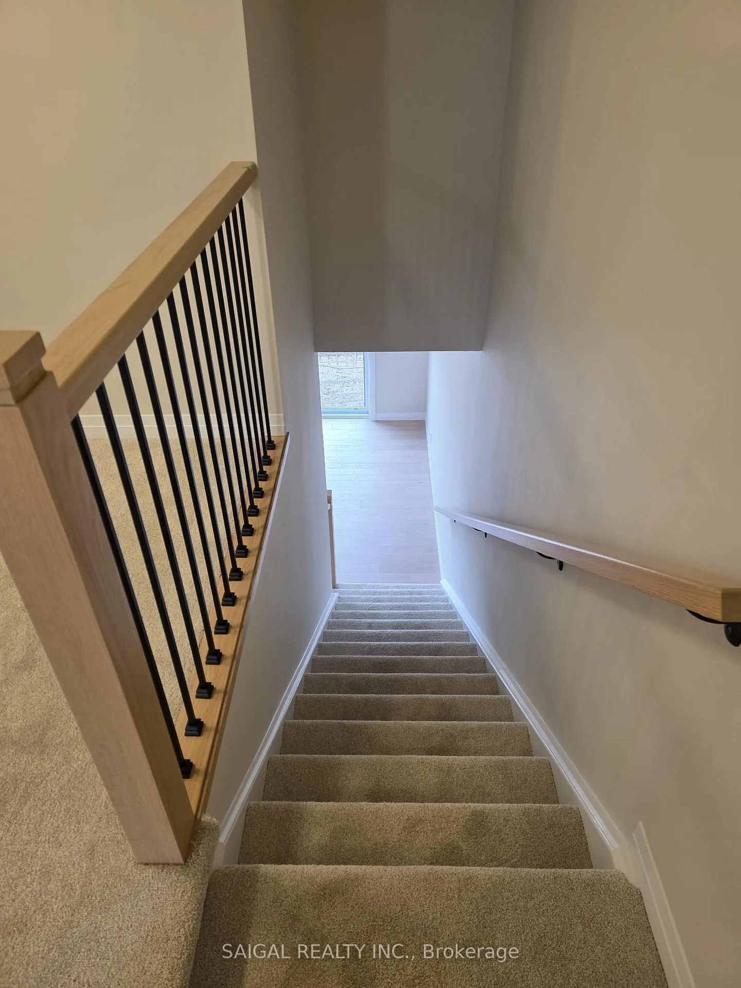 Photo 10 of 31 Rivergreen Crescent, Cambridge — HOMEH