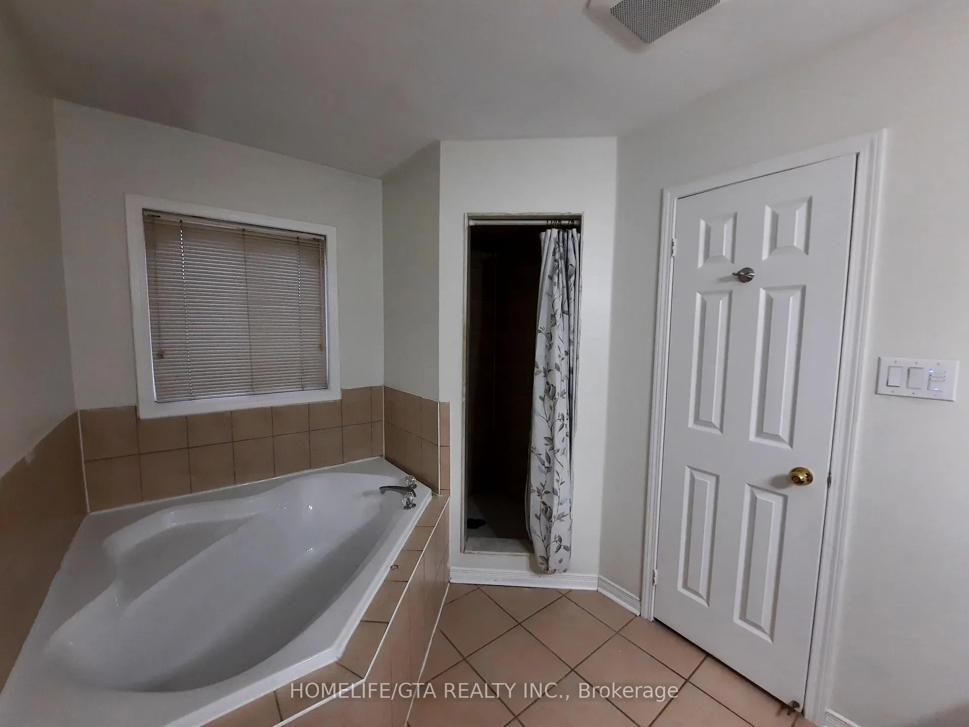 Photo 4 of 156 Bourbon Place, Whitby, Pringle Creek — HOMEH
