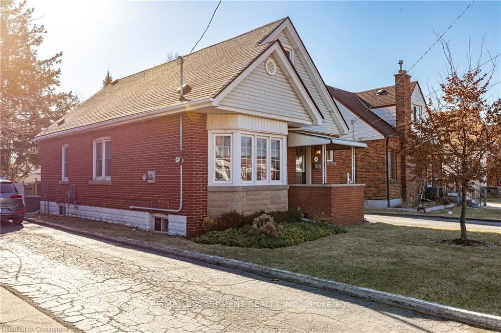 Photo 2 of 19 Woodbridge Road, Hamilton, Rosedale — HOMEH