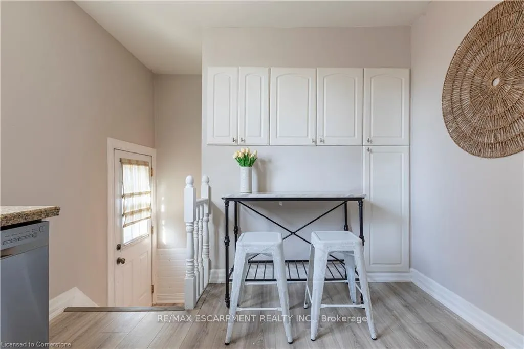 Photo 12 of 19 Woodbridge Road, Hamilton, Rosedale — HOMEH