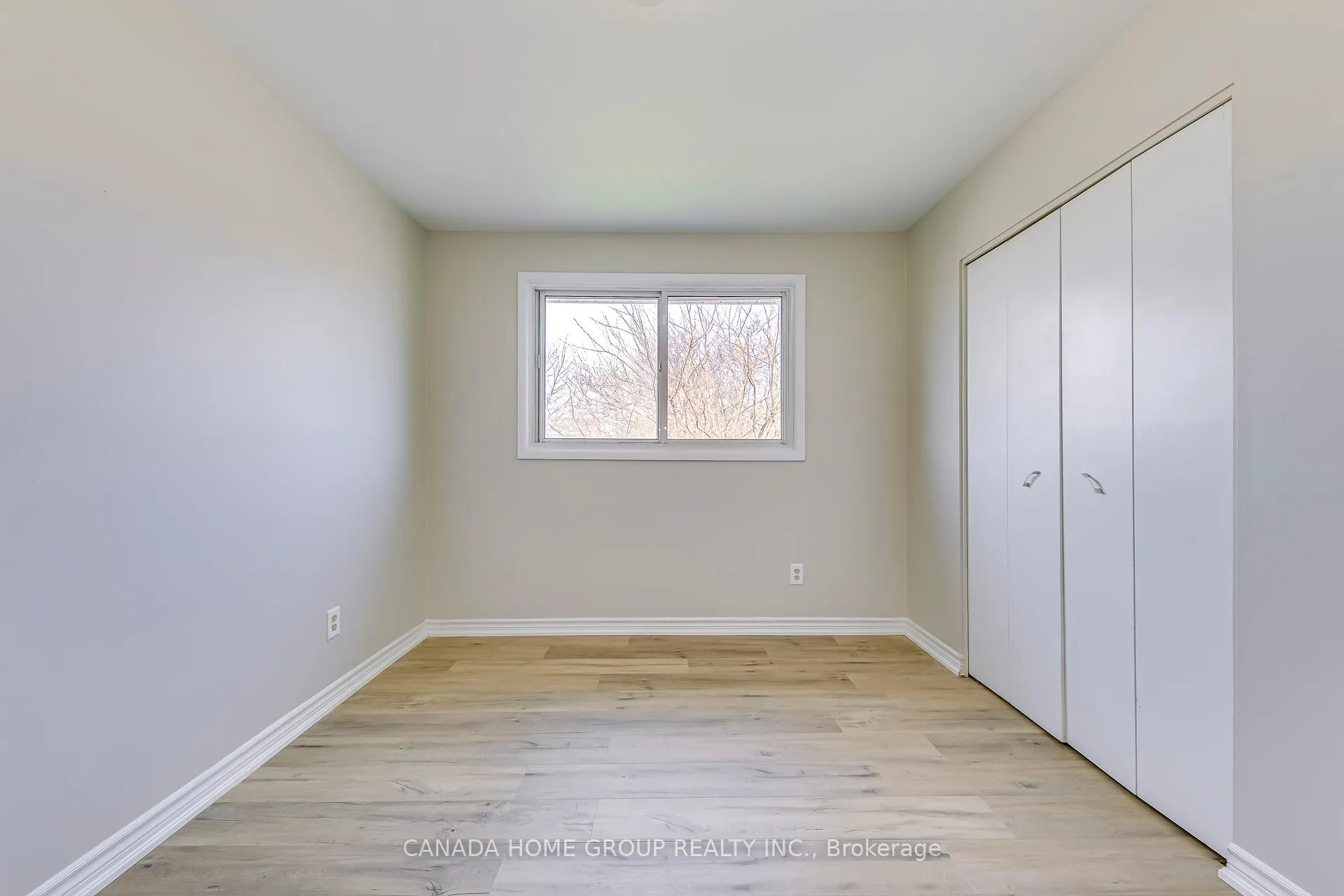 Photo 14 of Unit Upper, 27 Austin Drive, Hamilton, Lawfield — HOMEH
