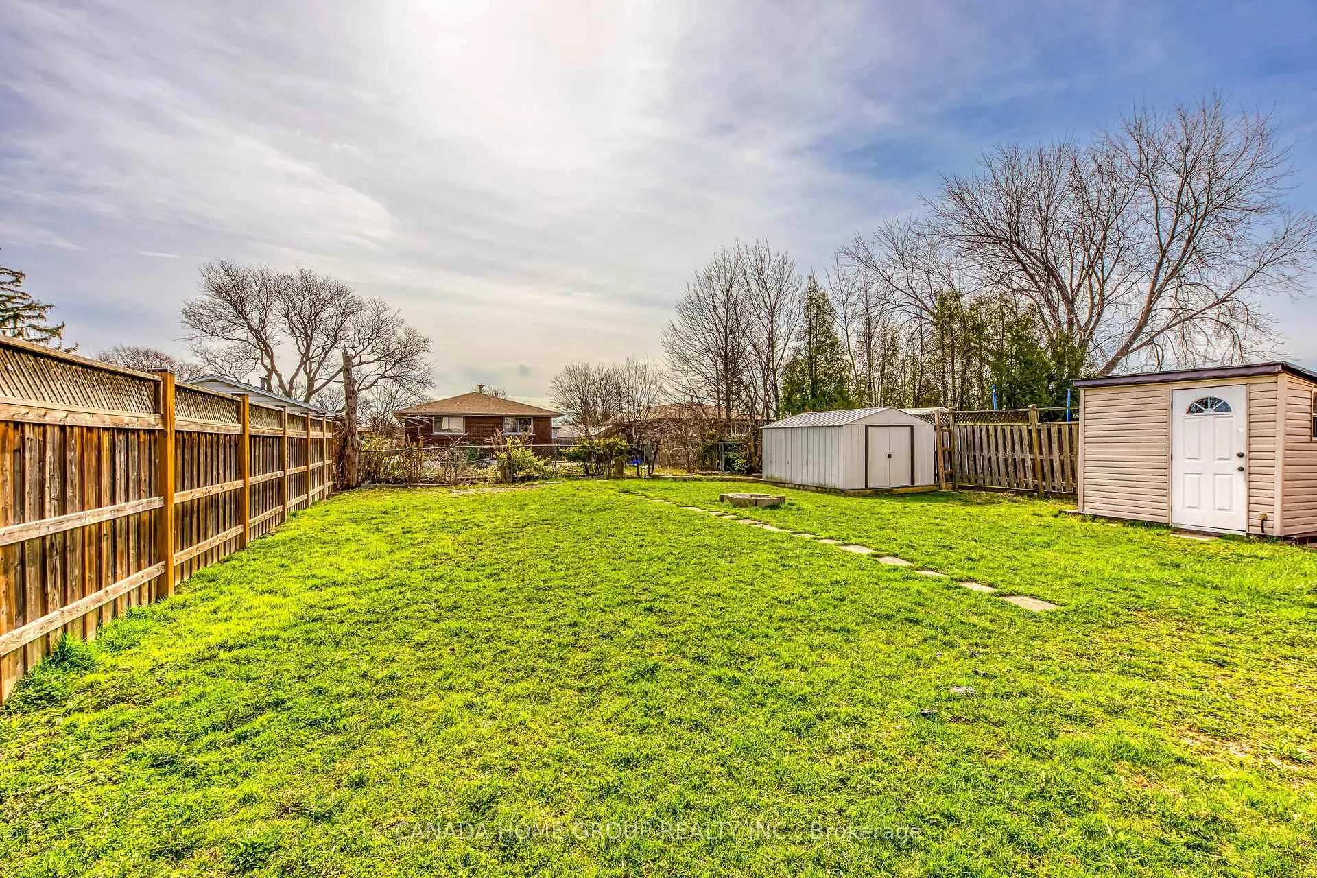 Photo 19 of Unit Upper, 27 Austin Drive, Hamilton, Lawfield — HOMEH