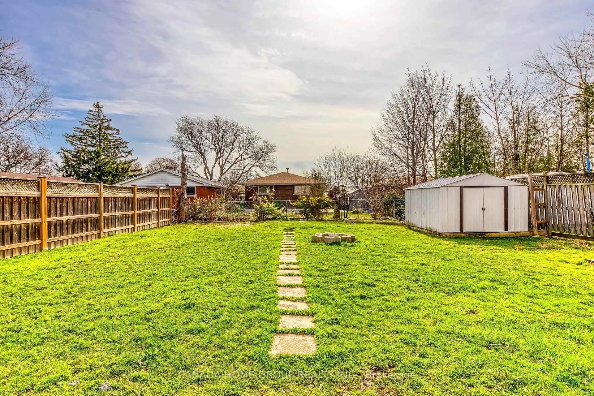 Photo 20 of Unit Upper, 27 Austin Drive, Hamilton, Lawfield — HOMEH