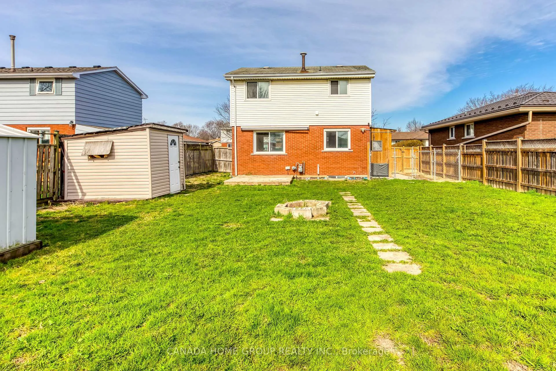 Photo 21 of Unit Upper, 27 Austin Drive, Hamilton, Lawfield — HOMEH