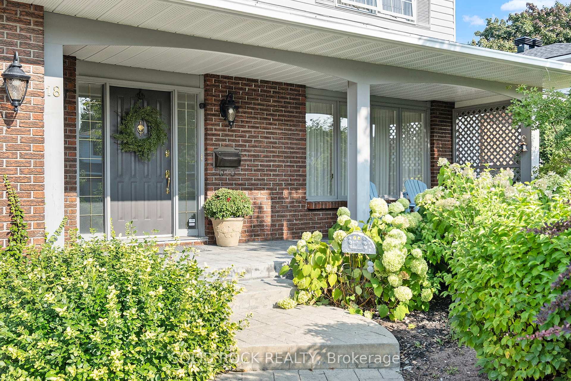 Photo 2 of 18 Falk Avenue, Ottawa, Barrhaven - Knollsbrook — HOMEH