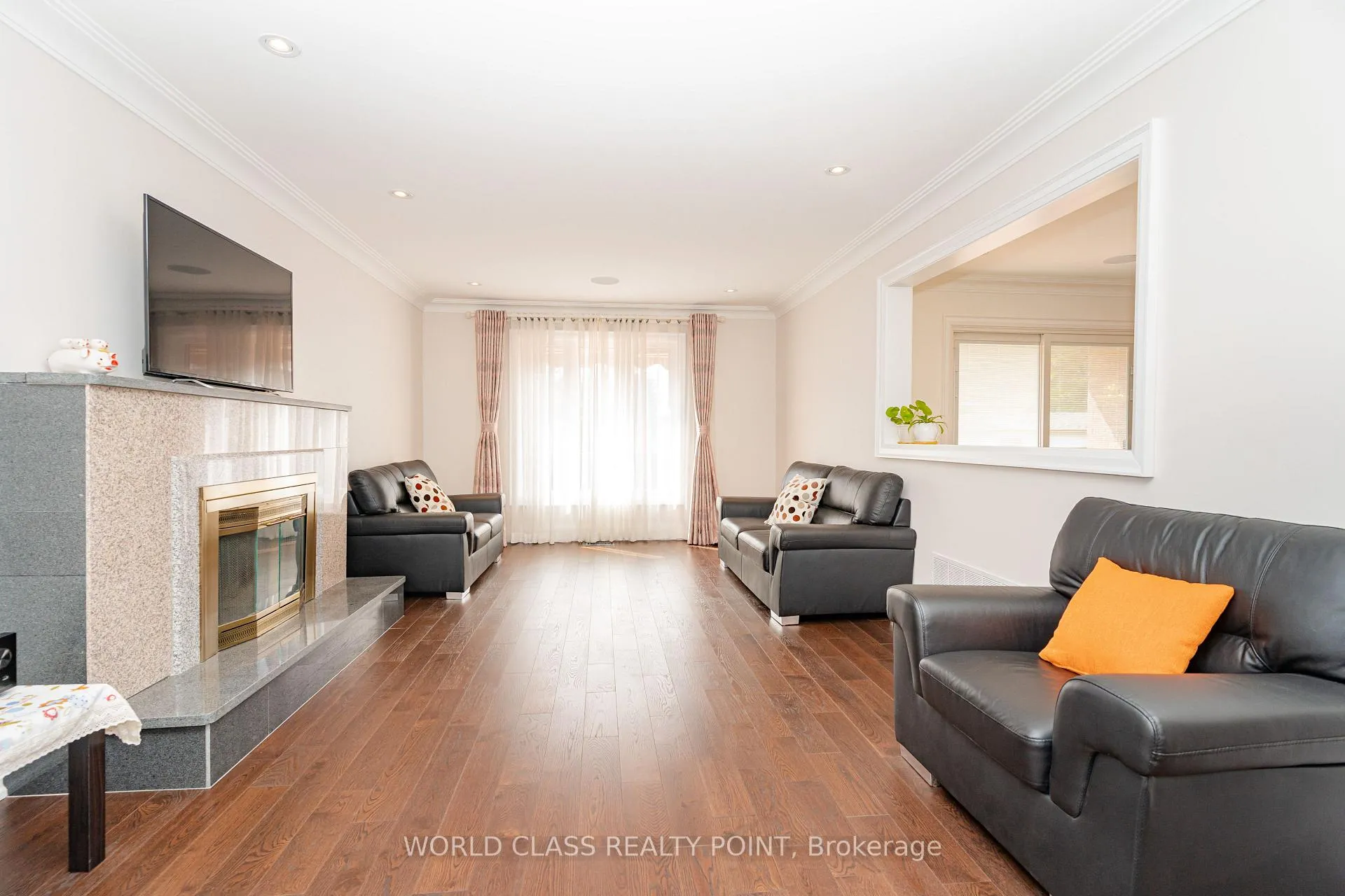 Photo 5 of 117 Highglen Avenue, Markham, Milliken Mills East — HOMEH