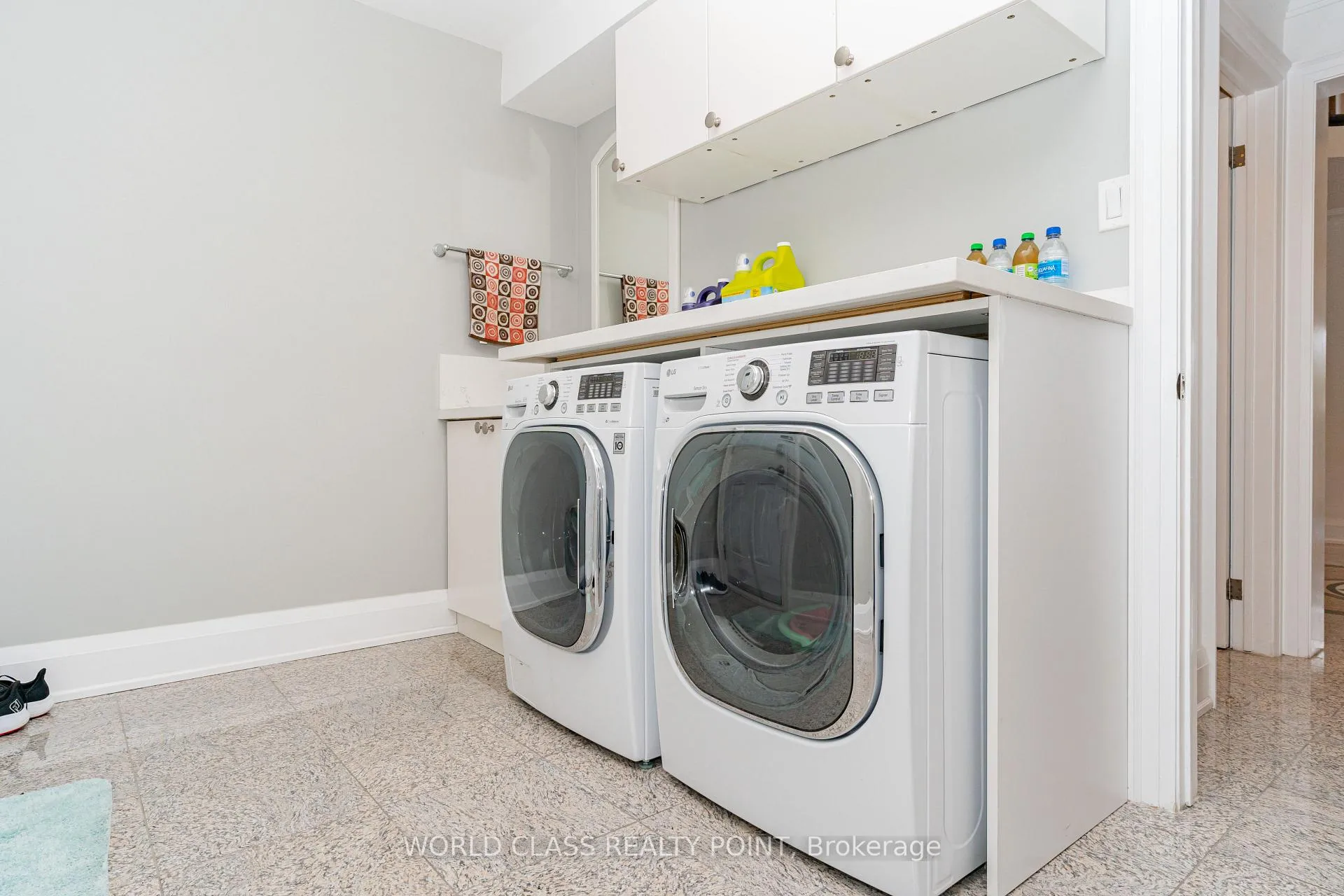 Photo 16 of 117 Highglen Avenue, Markham, Milliken Mills East — HOMEH