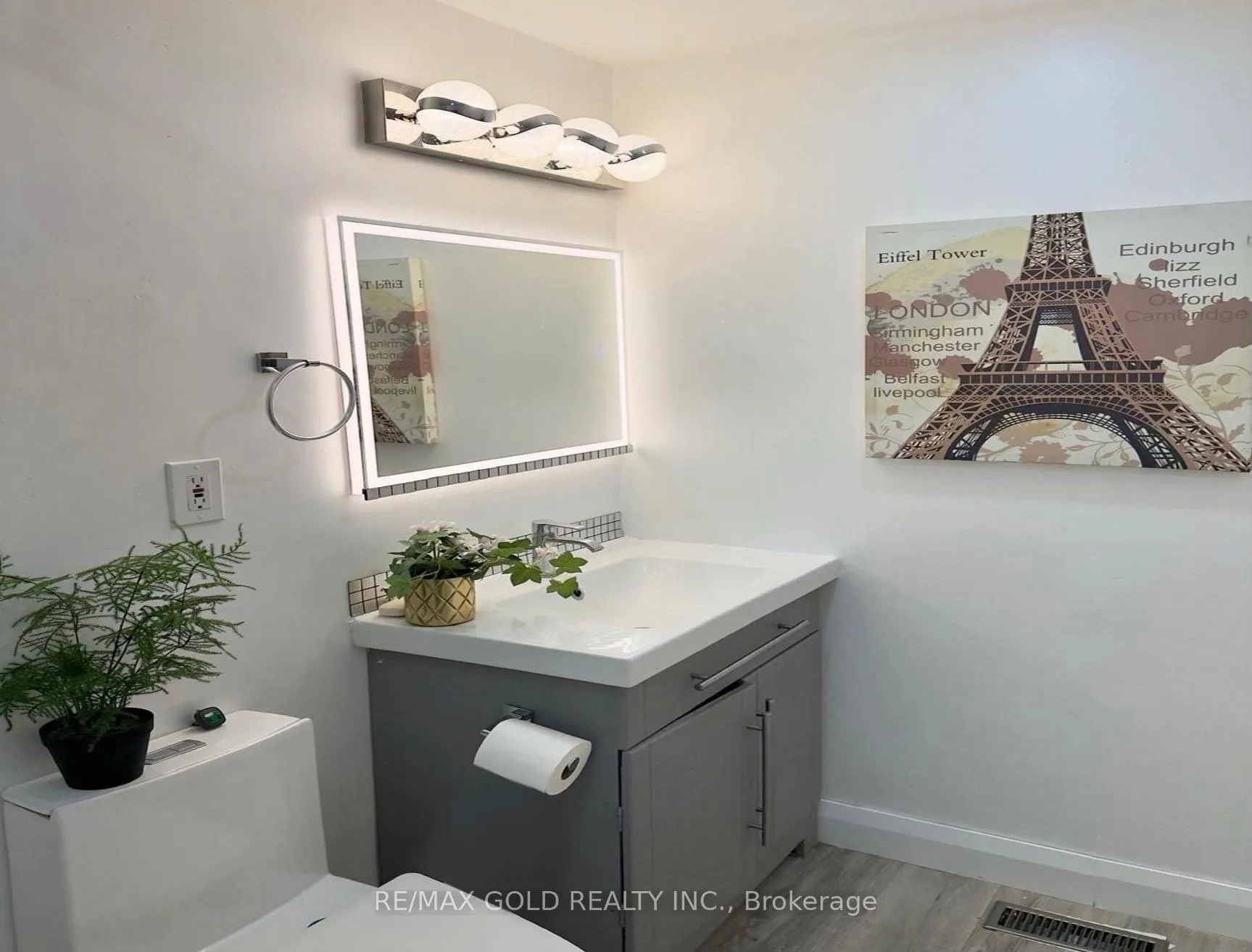 Photo 23 of 156 Mooregate Crescent, Kitchener, Victoria Hills — HOMEH
