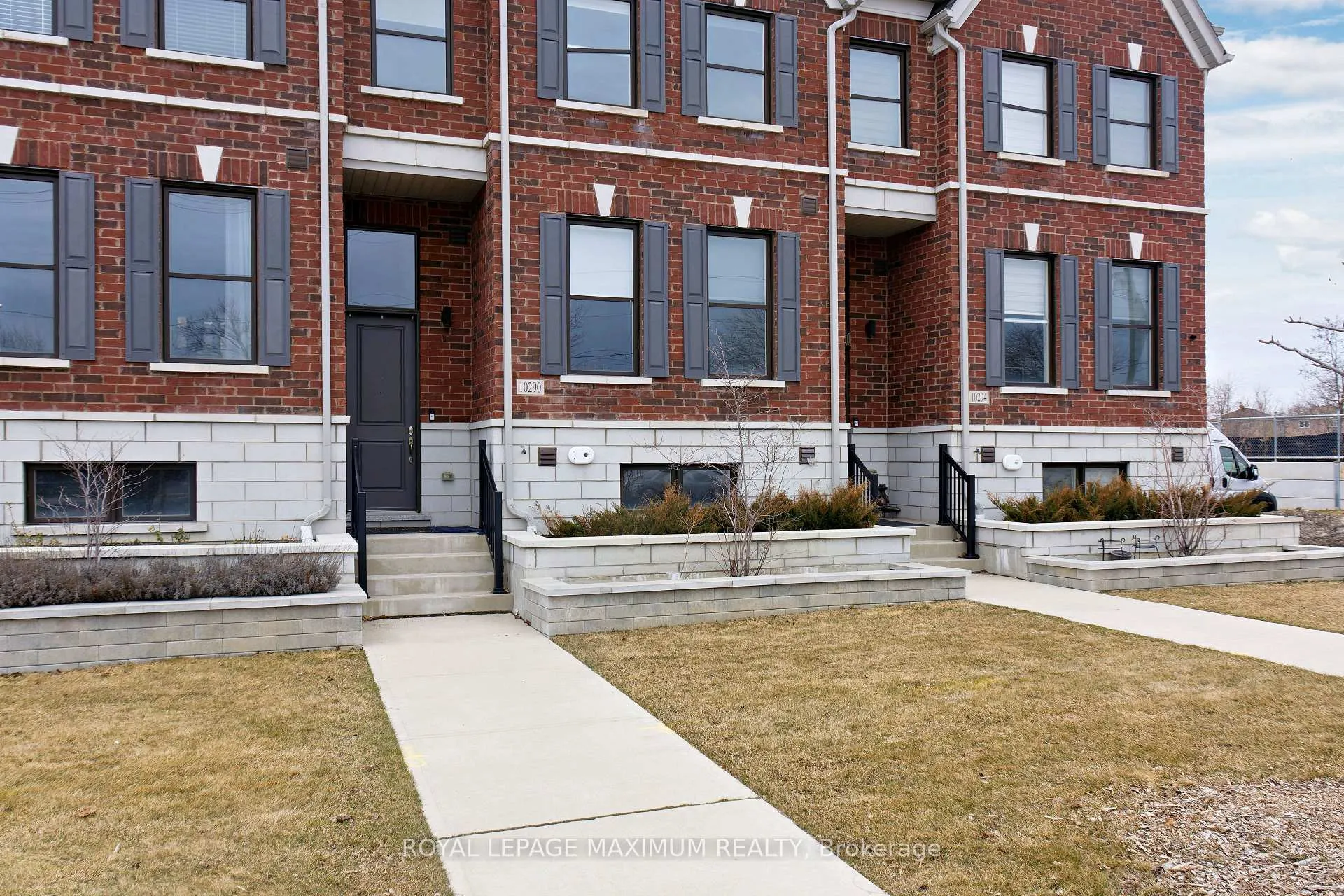 Photo 3 of 10290 Keele Street, Vaughan, Maple — HOMEH