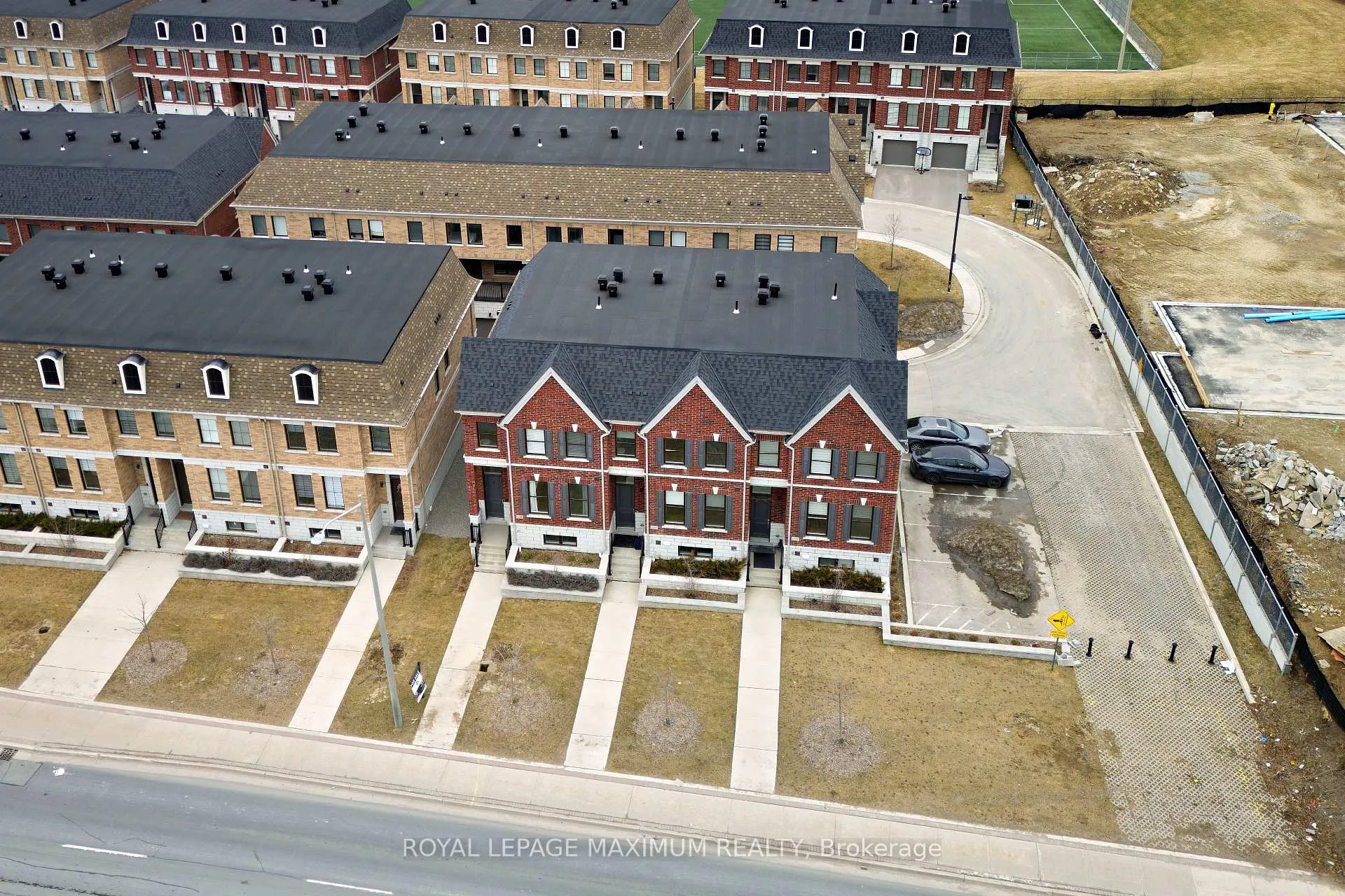 Photo 4 of 10290 Keele Street, Vaughan, Maple — HOMEH