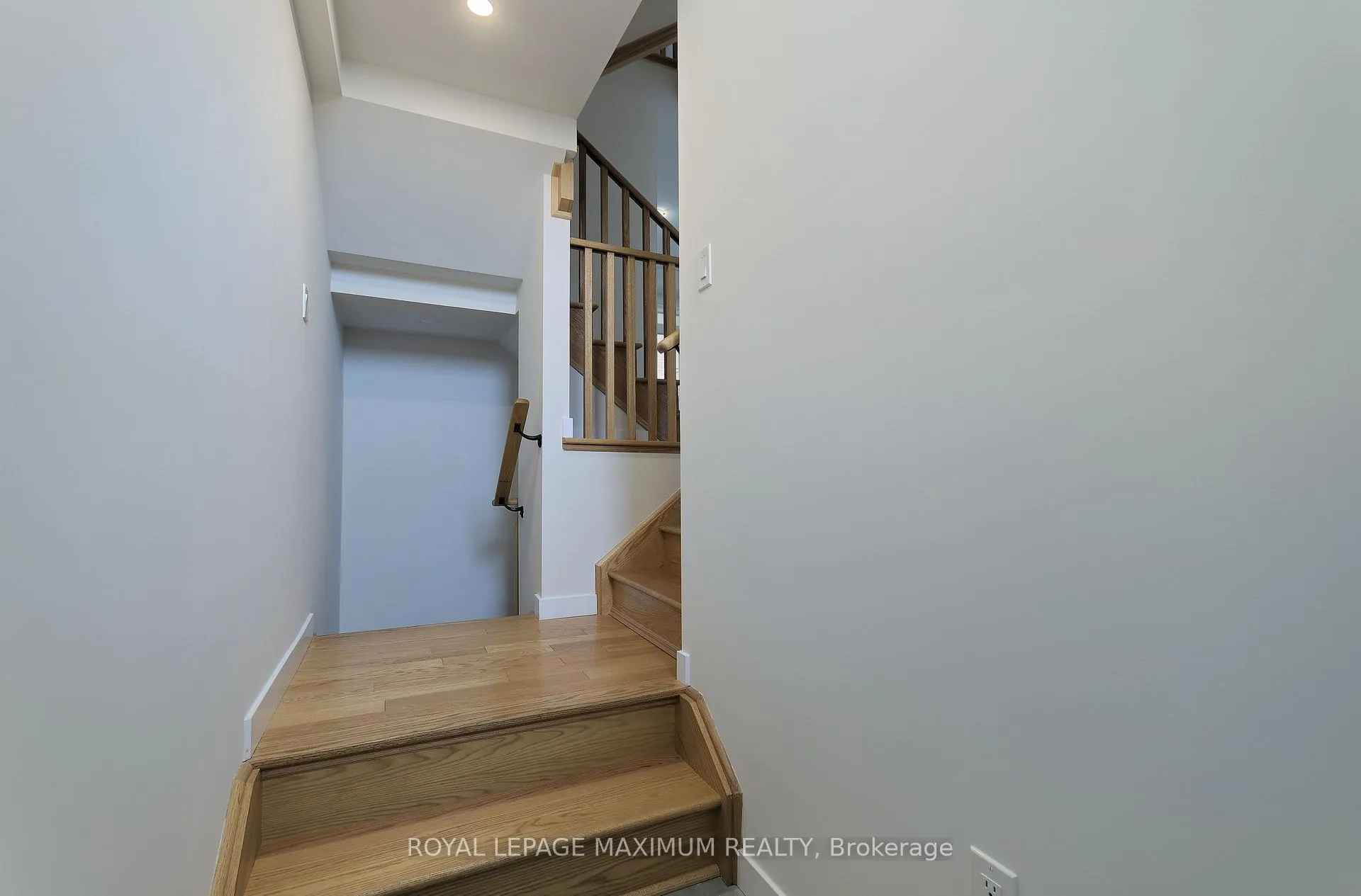 Photo 7 of 10290 Keele Street, Vaughan, Maple — HOMEH
