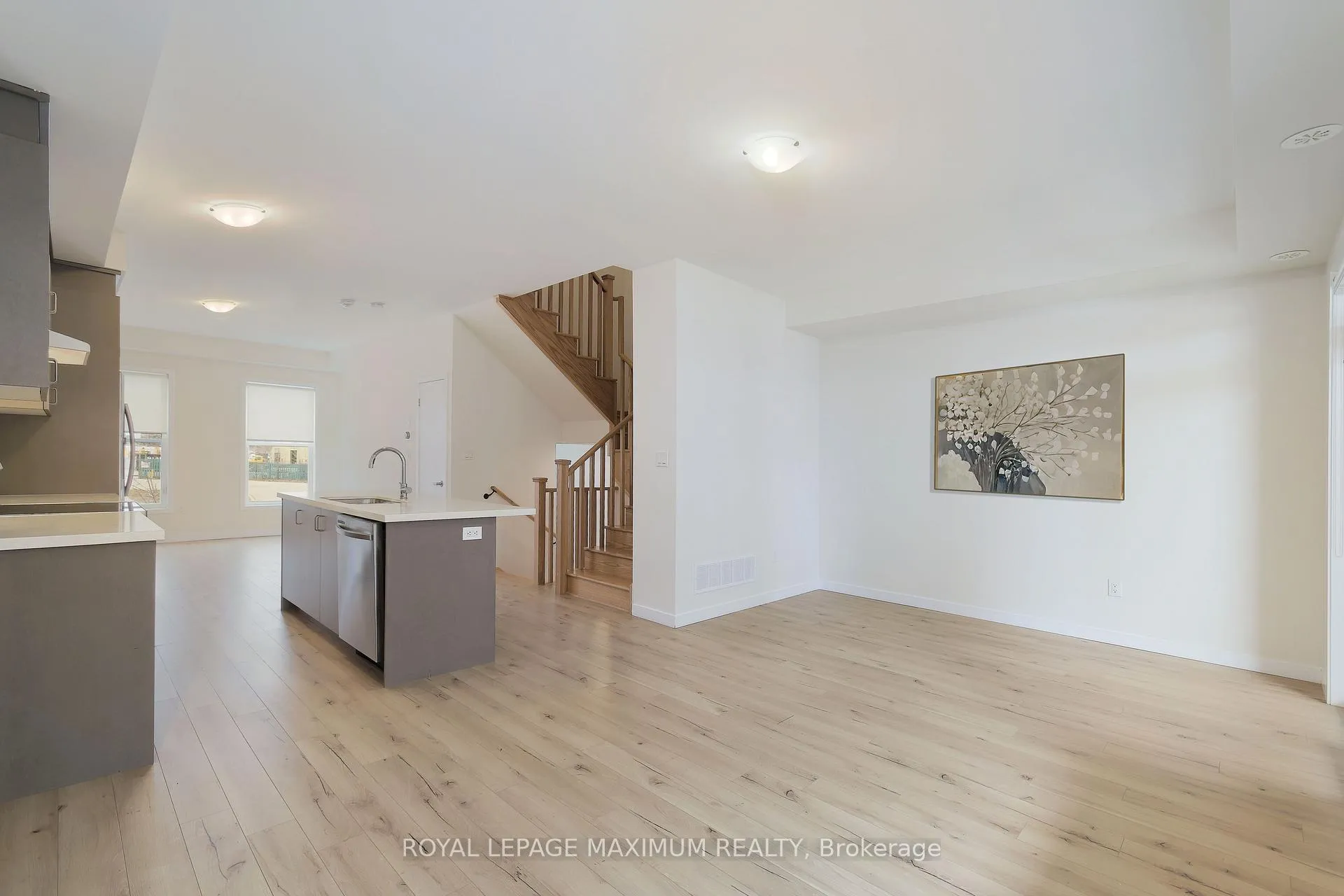 Photo 10 of 10290 Keele Street, Vaughan, Maple — HOMEH
