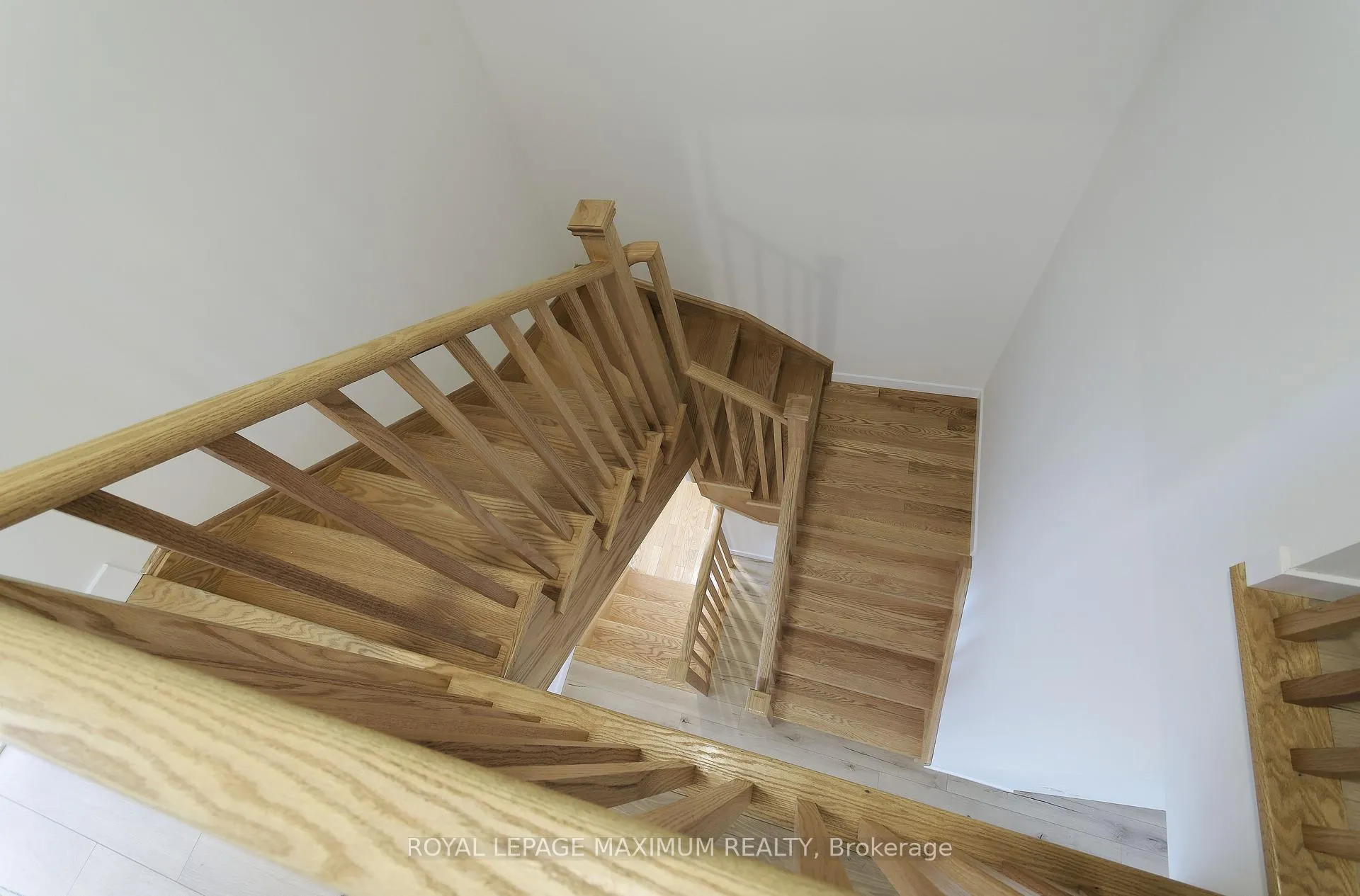 Photo 24 of 10290 Keele Street, Vaughan, Maple — HOMEH