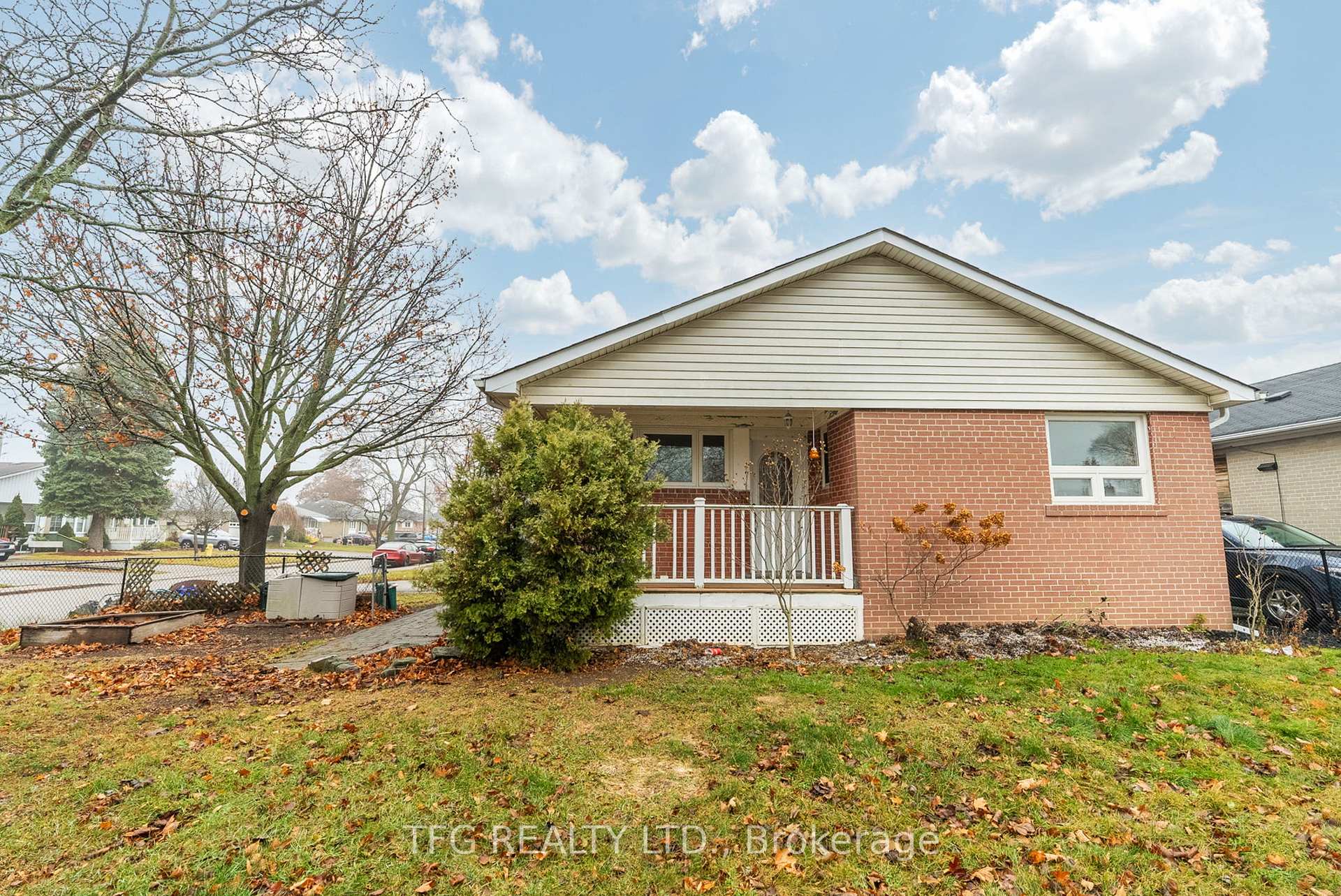 Photo 2 of 38 Tulloch Drive, Ajax, South East — HOMEH