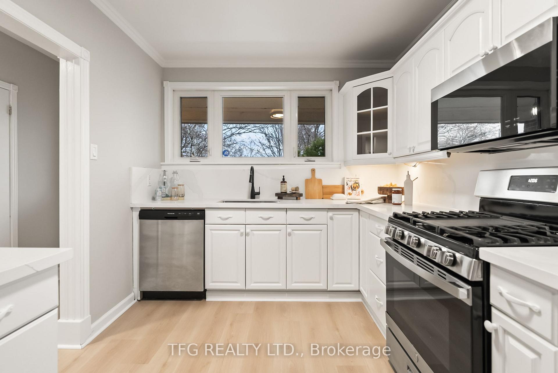 Photo 4 of 38 Tulloch Drive, Ajax, South East — HOMEH