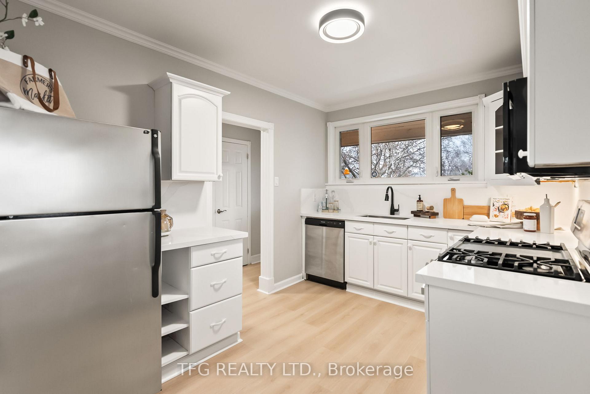 Photo 5 of 38 Tulloch Drive, Ajax, South East — HOMEH