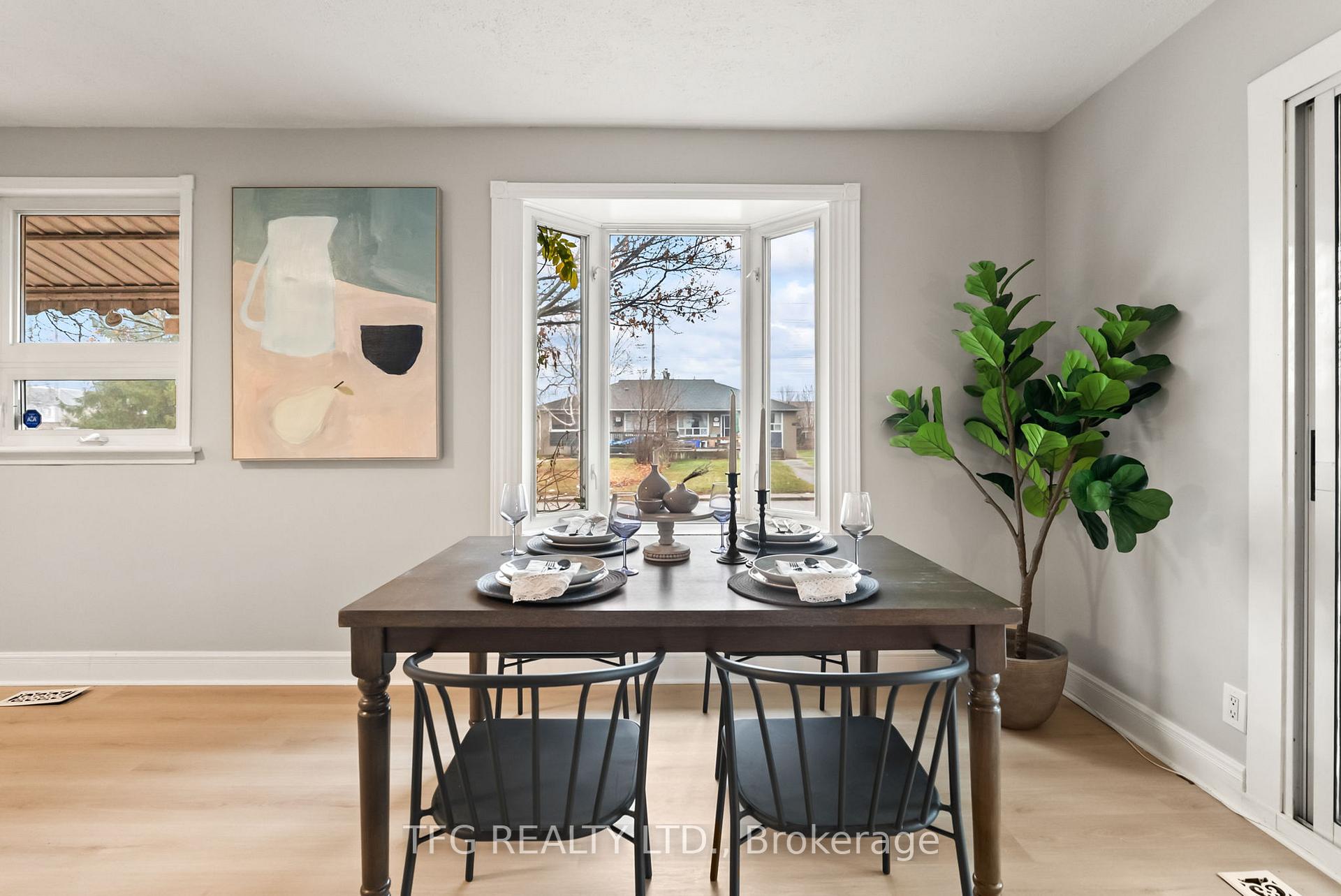 Photo 8 of 38 Tulloch Drive, Ajax, South East — HOMEH