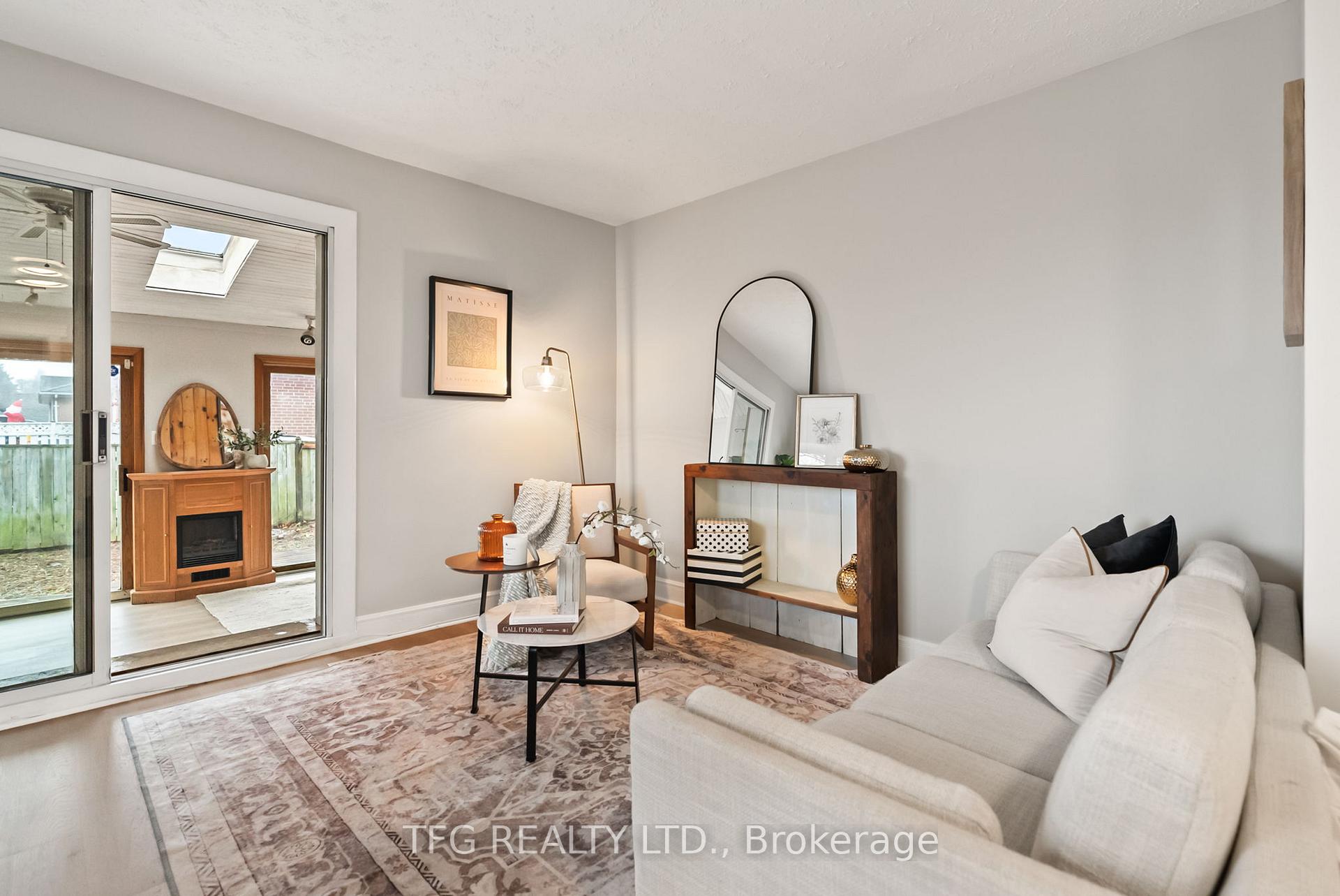 Photo 10 of 38 Tulloch Drive, Ajax, South East — HOMEH