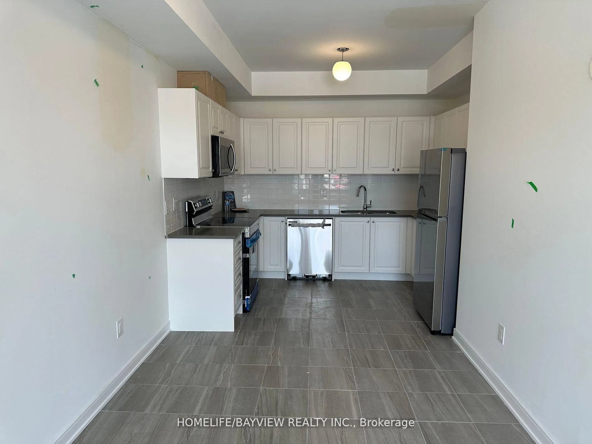 Photo 10 of 11 Red Maple Lane, Barrie, Innis-Shore — HOMEH
