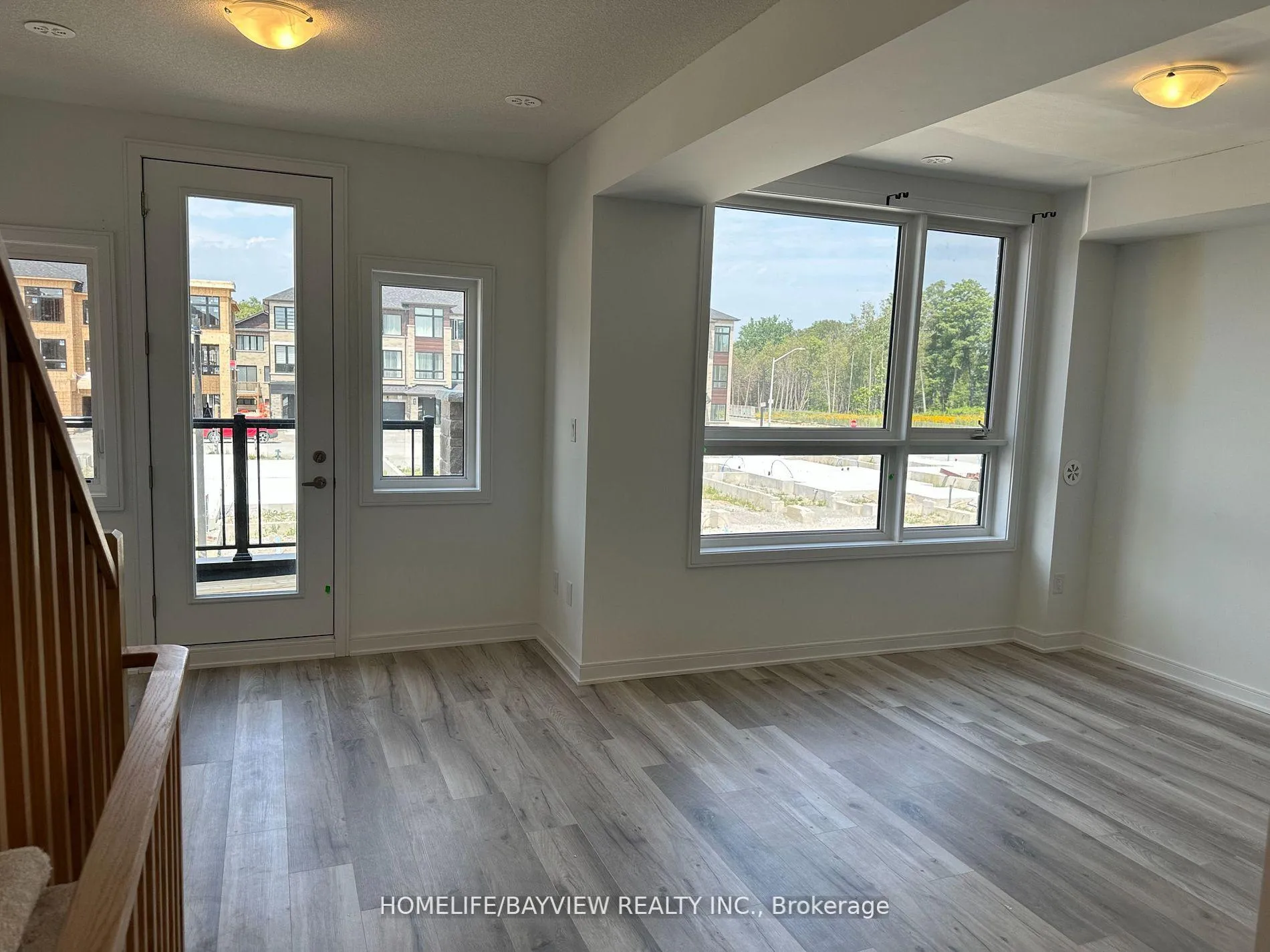 Photo 14 of 11 Red Maple Lane, Barrie, Innis-Shore — HOMEH